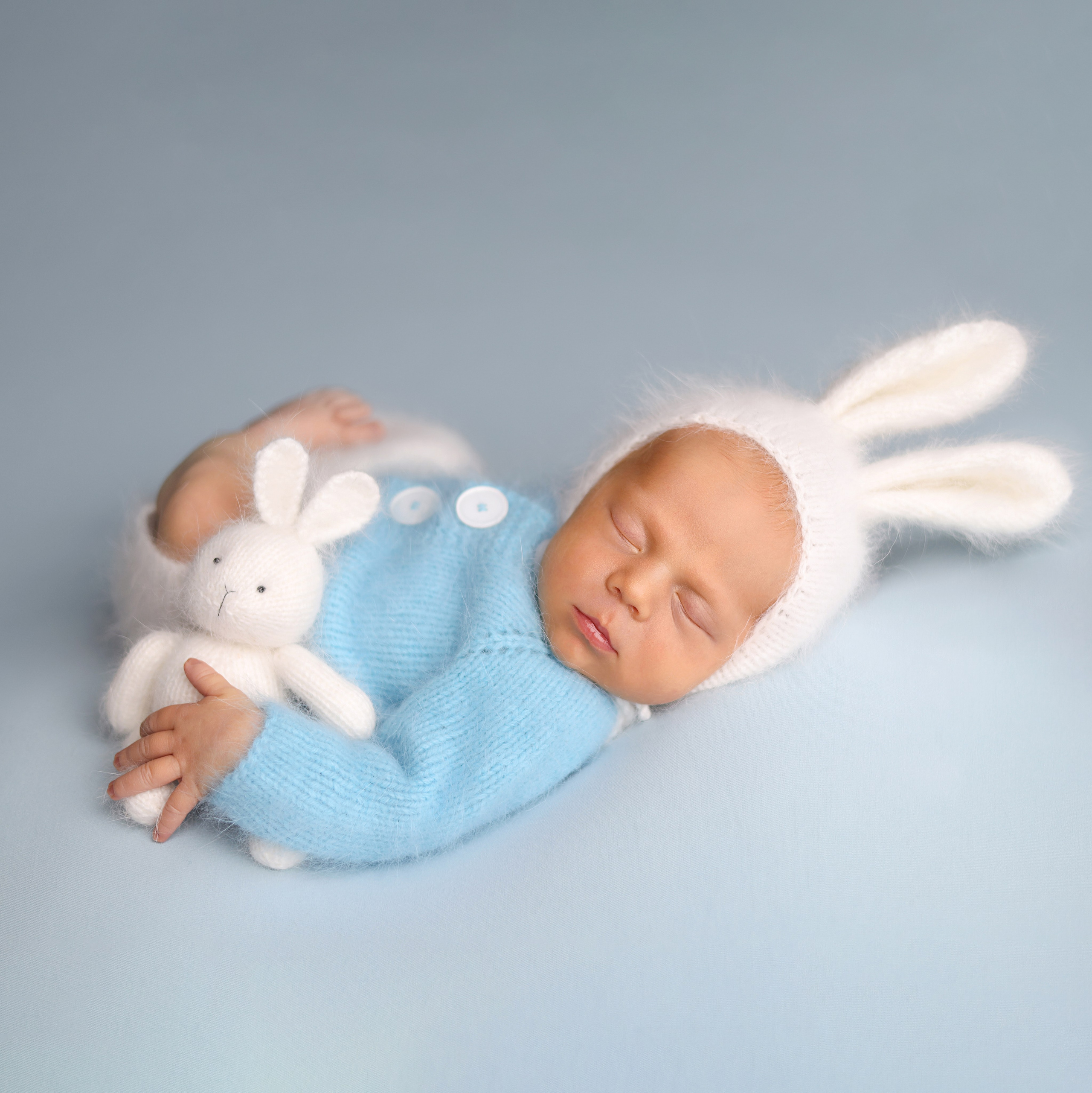 Каталог костюмчиков для новорожденных мальчиков. Фотограф новорожденных Москва. Ньюборн фотограф Москва