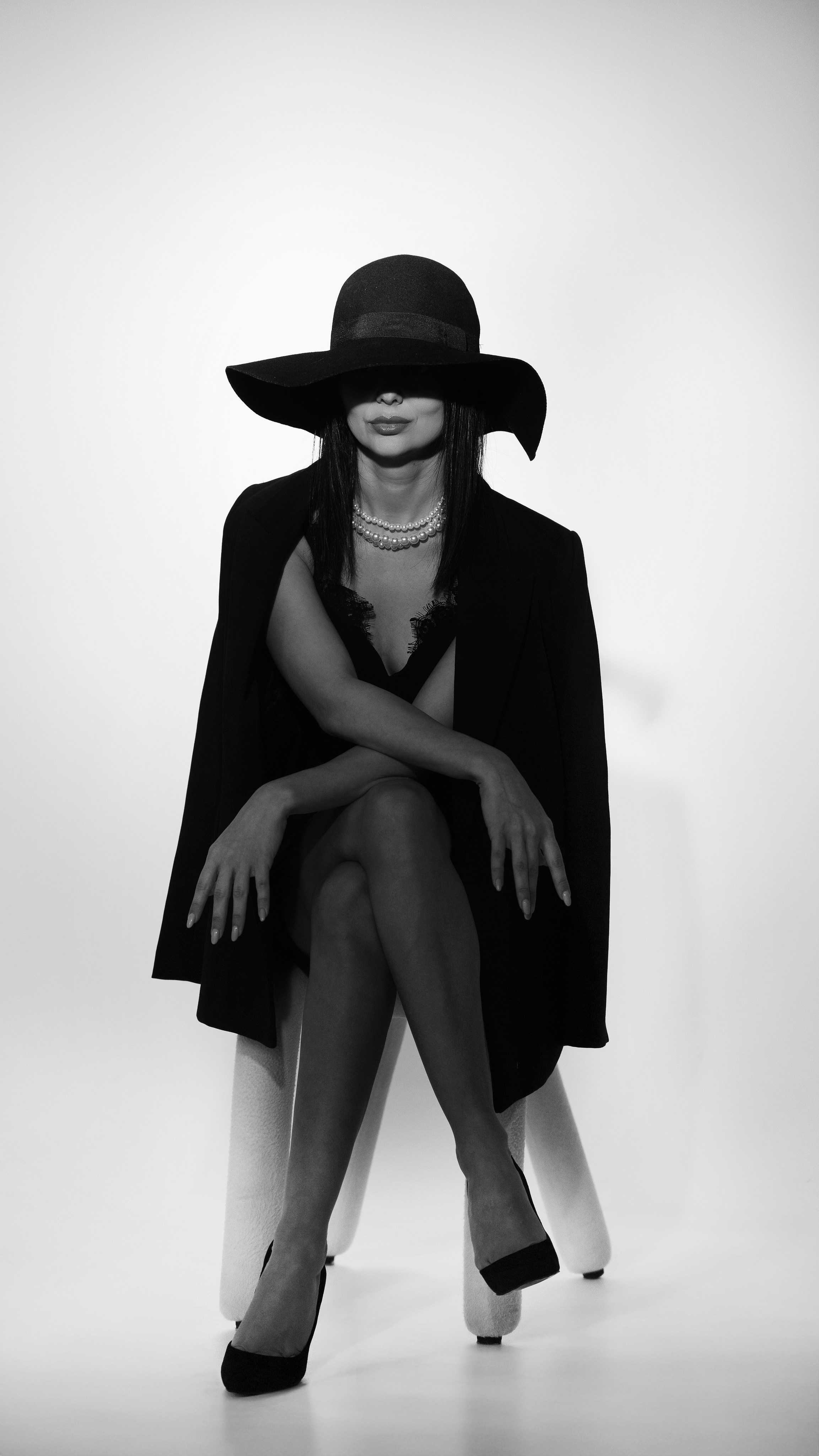 Женские студийные портреты. Главная