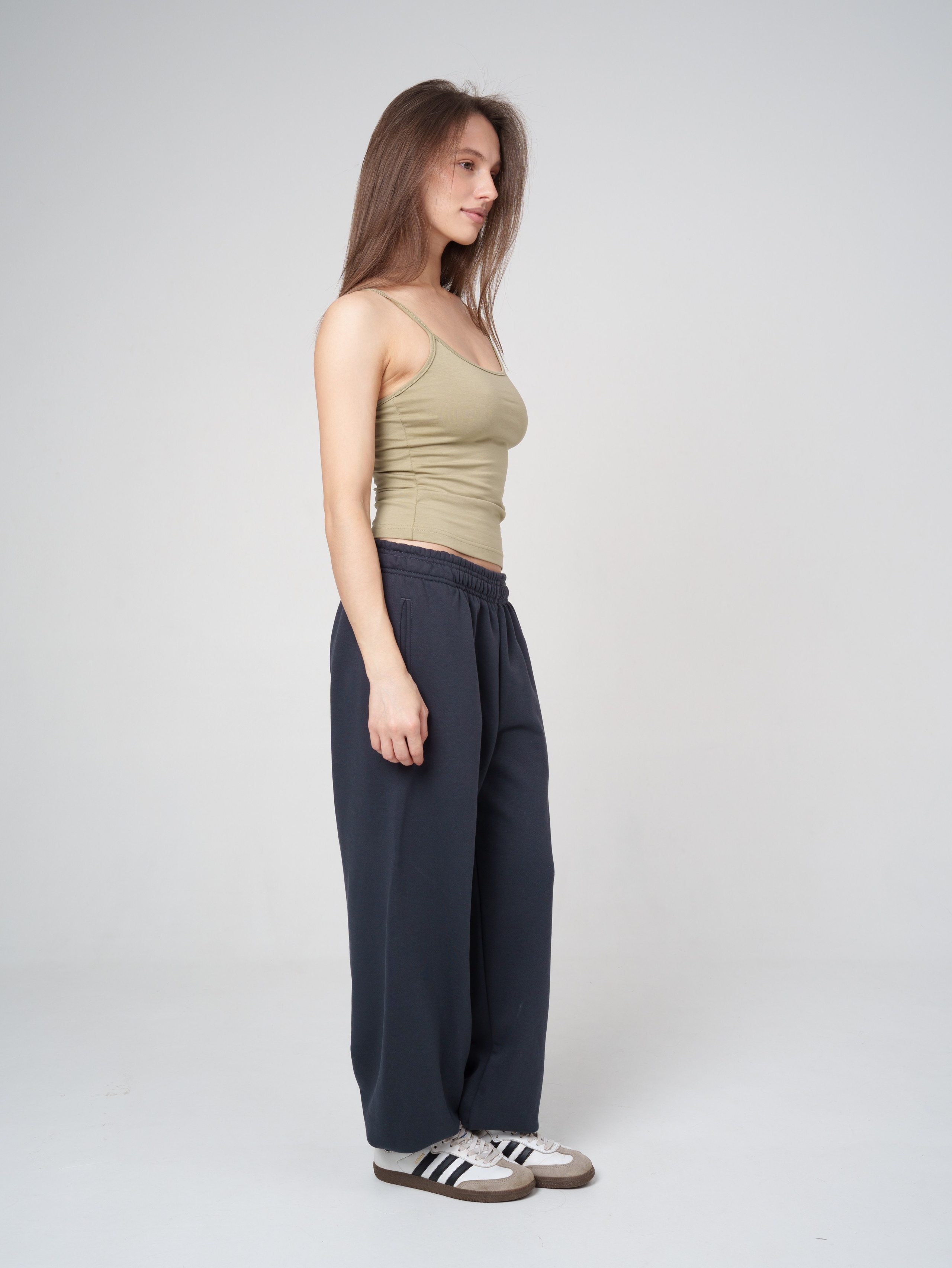 Топы на сером фоне. Иван Упоров — фотограф, рилсмейкер чебоксары