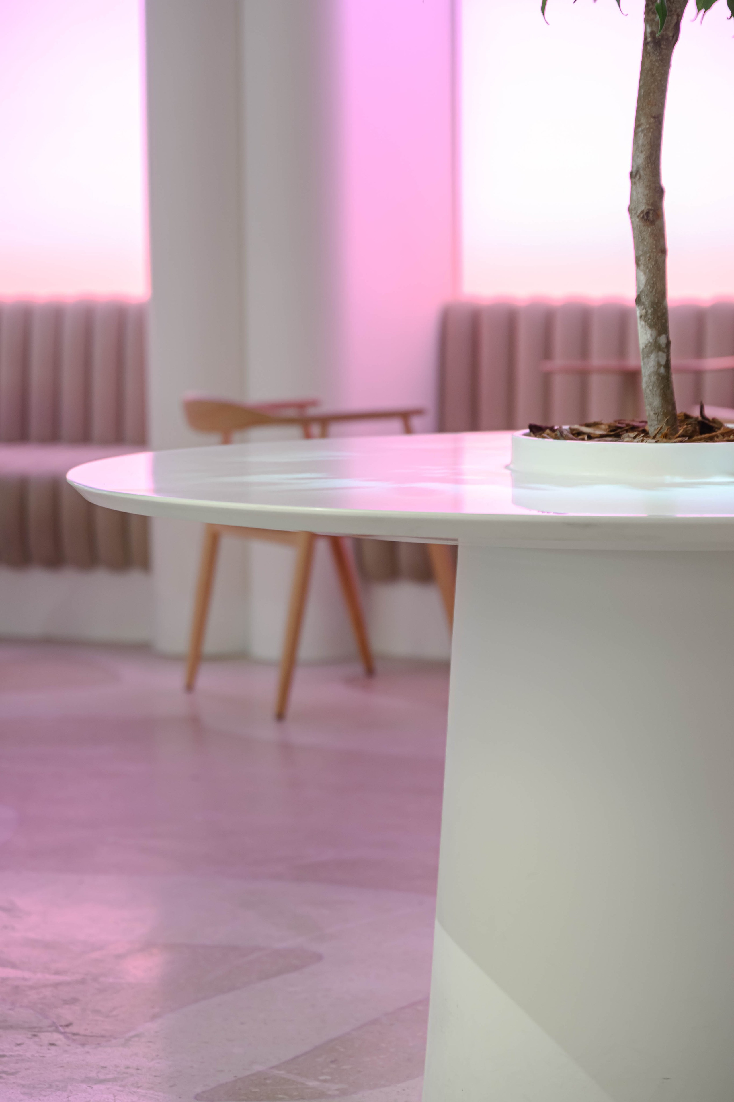 Фотосъемка мебели кофейни в холле аппартаментов Well. Интерьерный и репортажный фотограф в Санкт-Петербурге