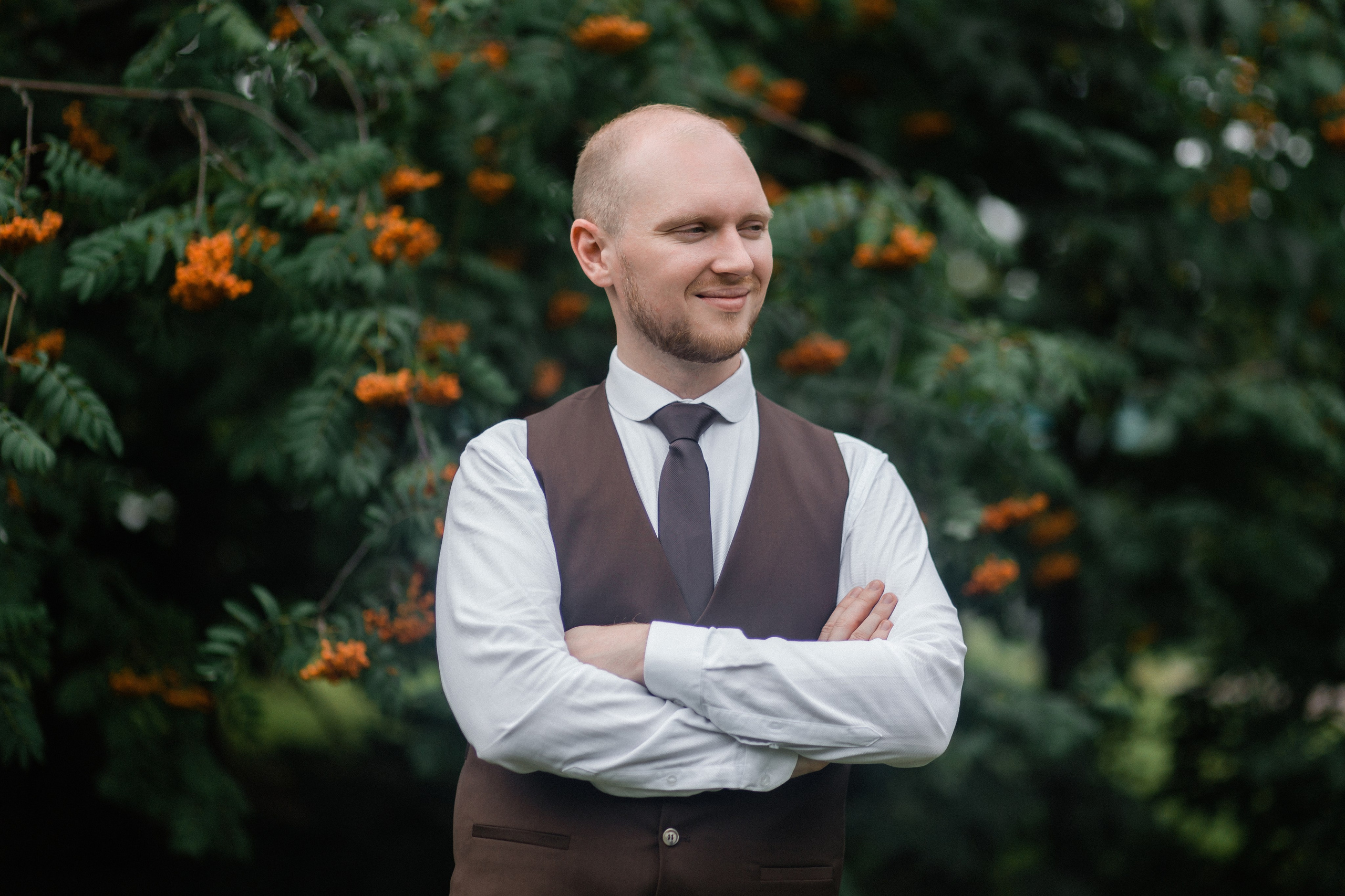 Свадебная фотосессия Сергея и Елены. Наш свадебный день. Видеосъемка и фотосъемка свадеб. Фотограф и оператор на свадьбу. Видеосъемка подкастов, собственная видео-фотостудии. Предметная фотосъемка