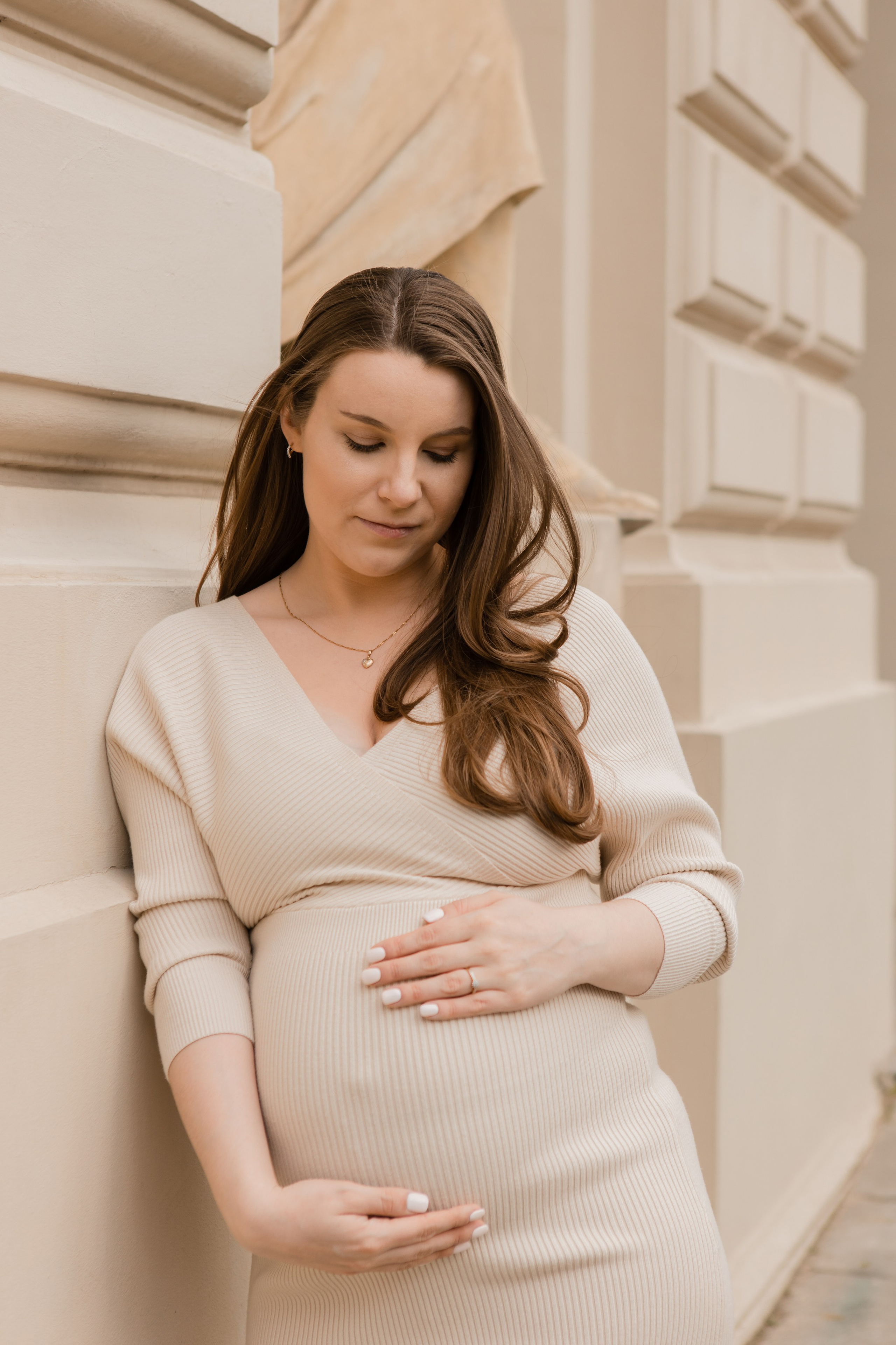 Семейная фотосессия Андрея и Марии. Видеосъемка и фотосъемка свадеб. Фотограф и оператор на свадьбу. Видеосъемка подкастов, собственная видео-фотостудии. Предметная фотосъемка