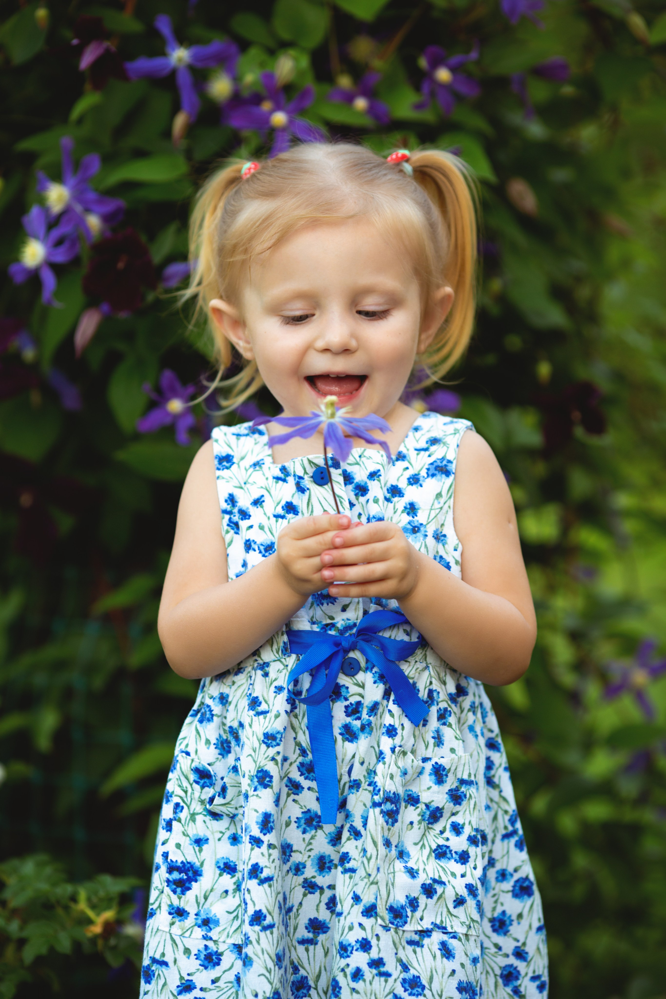 Викуля. Фотограф Антонина Свешникова. ВЫПУСКНЫЕ ФОТОКНИГИ для детских садов и школ. Москва, Владимир