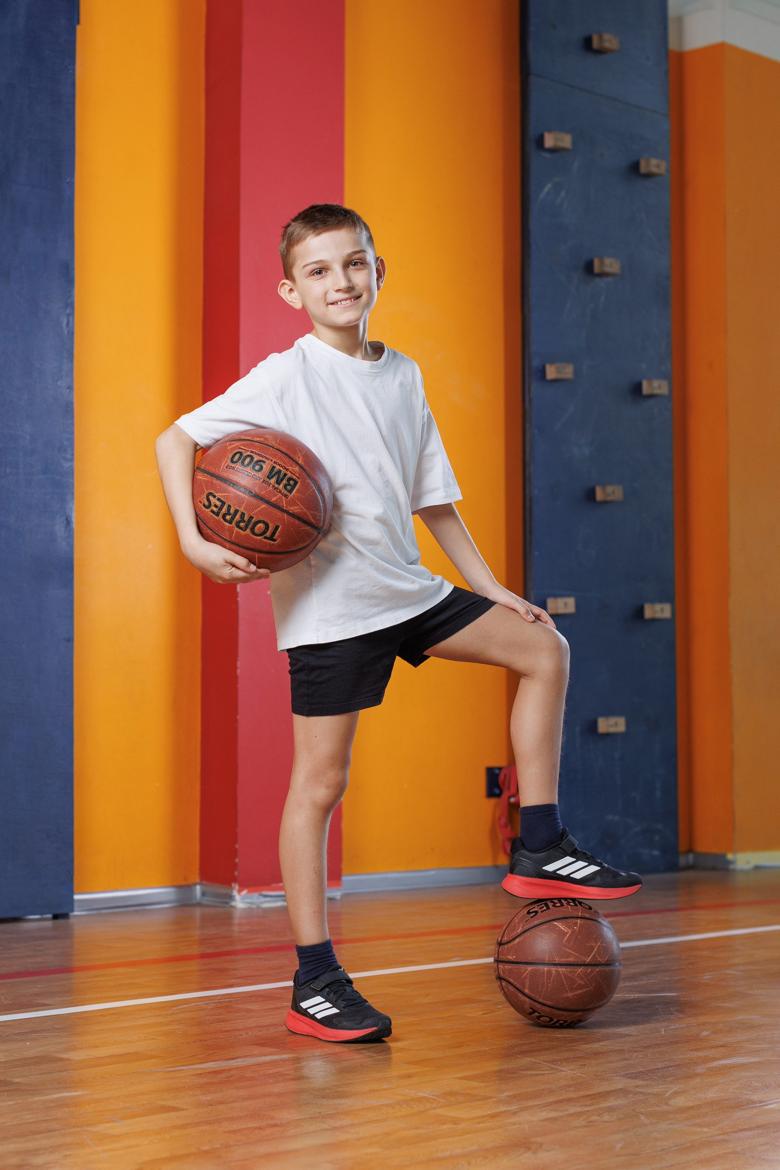 НАЧАЛЬНАЯ ШКОЛА. Выпускные альбомы, школьные фотографии, детский сад, Москва и Московская область