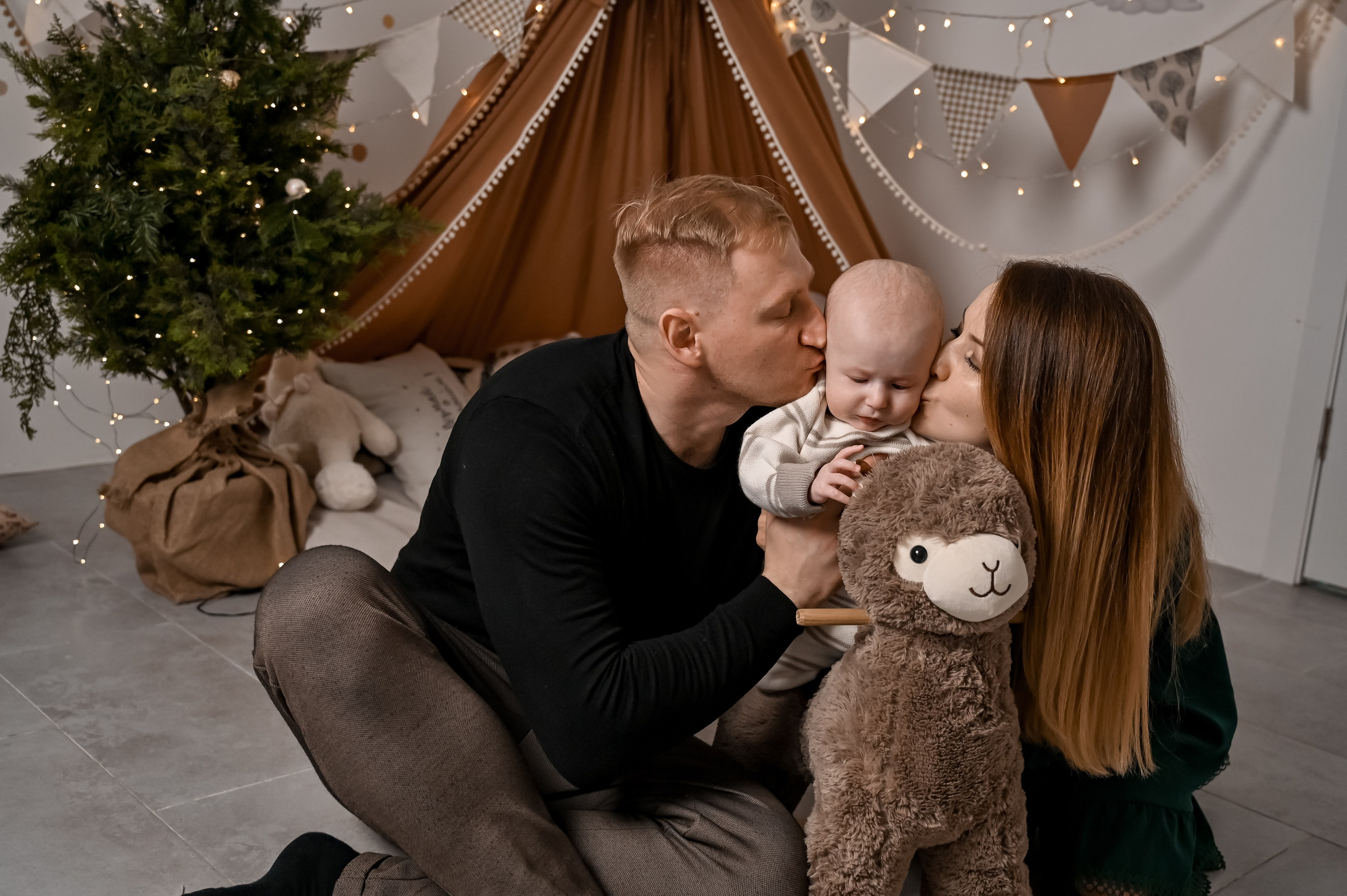 Новогодняя фотосессия в студии. Семейный и свадебный фотограф в г. Уфа Динара