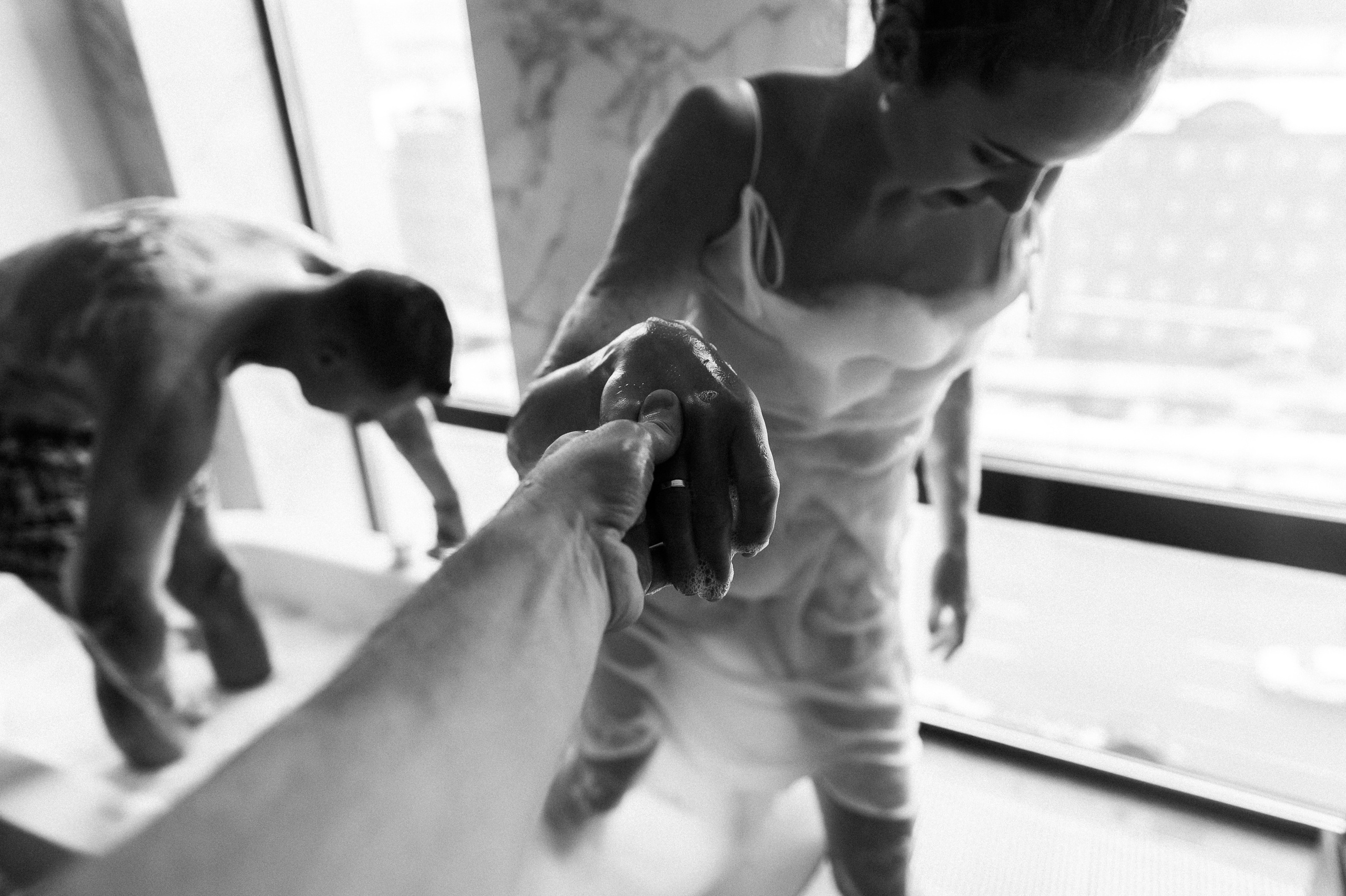 Веселая свадебная фотосессия