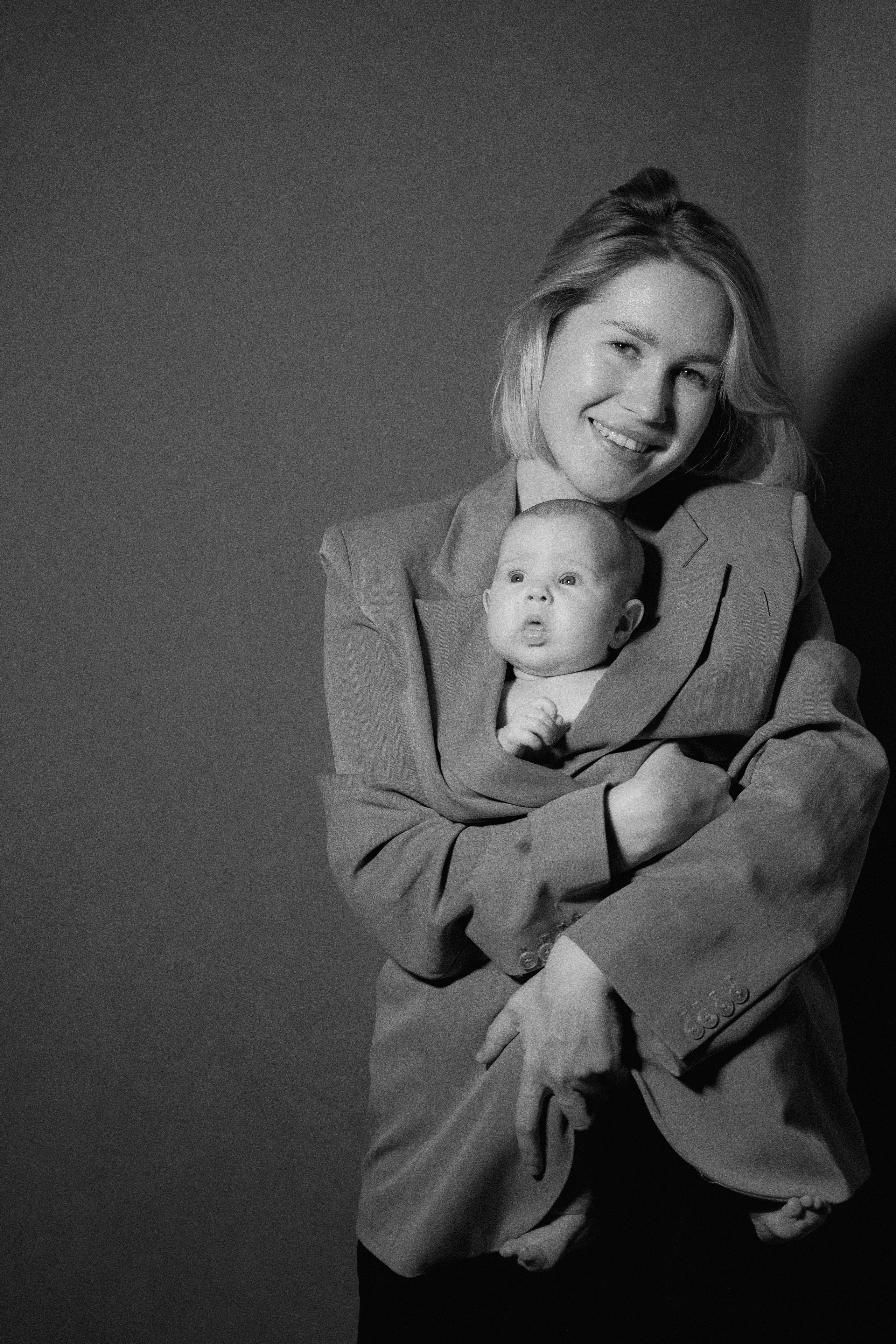 МИР (А) В ОБЪЯТИЯХ МАМЫ. Свадебный и семейный фотограф | Слоним, Гродно| Варя Режа́бек