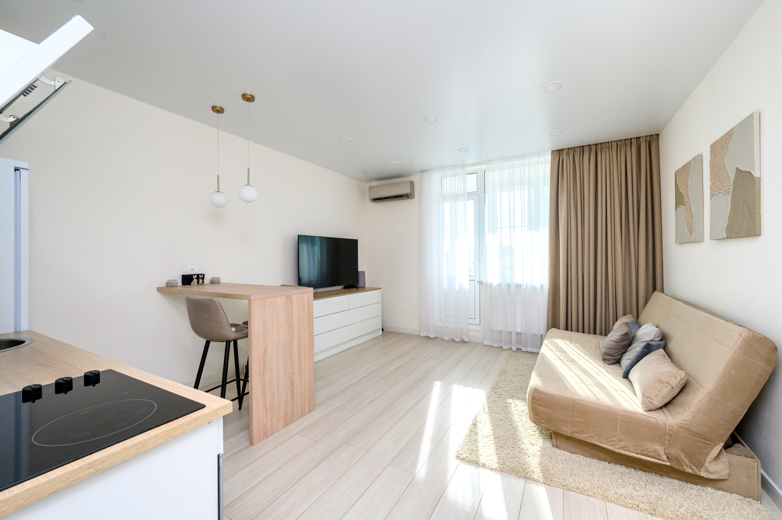 Светлая студия на продажу. Интерьерный фотограф. Фото- видеосъемка недвижимости Санкт-Петербург