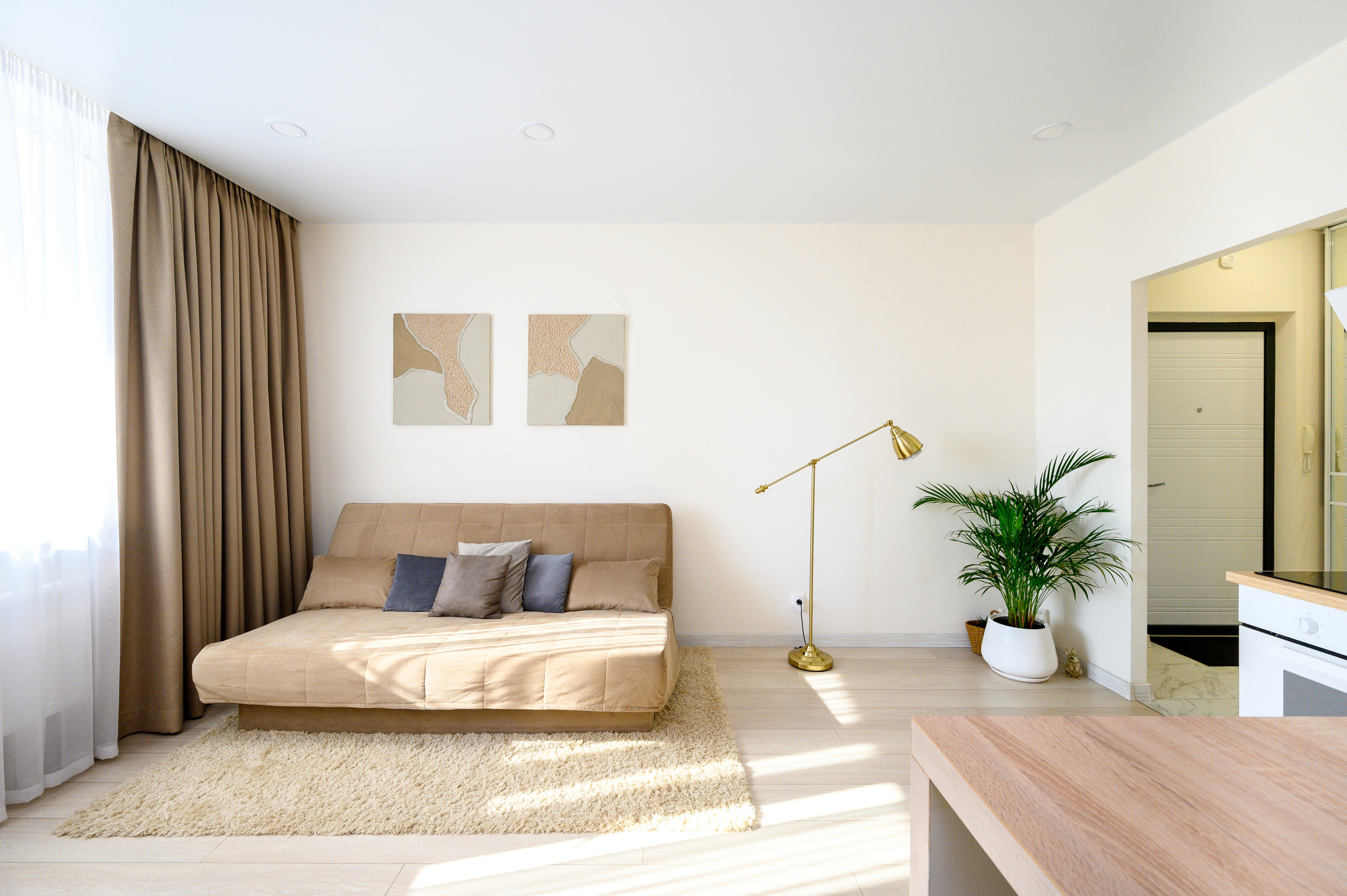 Светлая студия на продажу. Интерьерный фотограф. Фото- видеосъемка недвижимости Санкт-Петербург