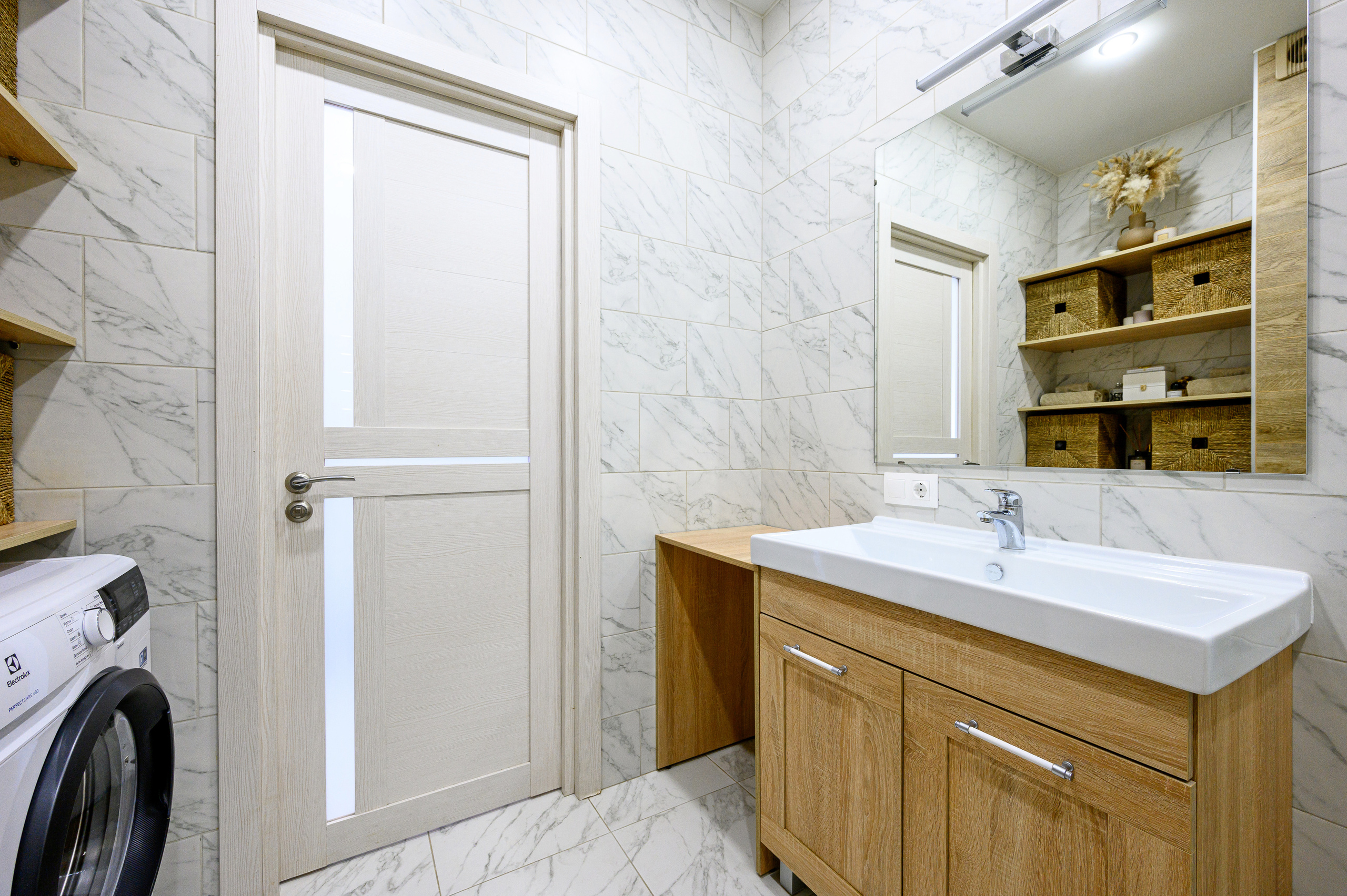 Светлая студия на продажу. Интерьерный фотограф. Фото- видеосъемка недвижимости Санкт-Петербург