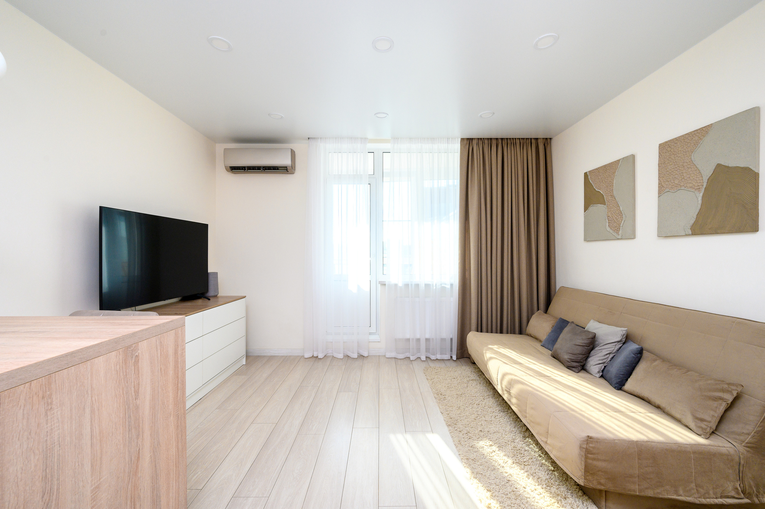 Светлая студия на продажу. Интерьерный фотограф. Фото- видеосъемка недвижимости Санкт-Петербург