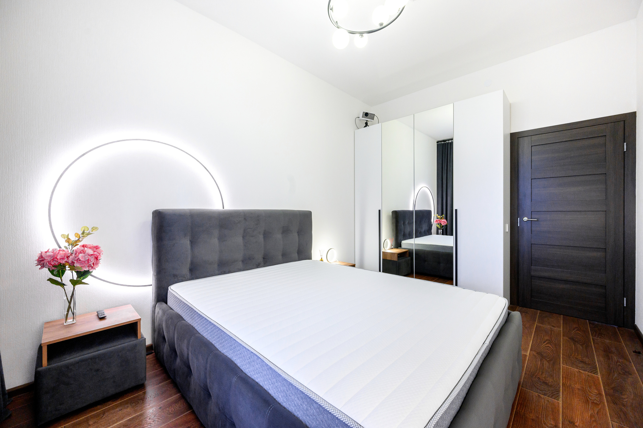 Квартира на продажу. Интерьерный фотограф. Фото- видеосъемка недвижимости Санкт-Петербург