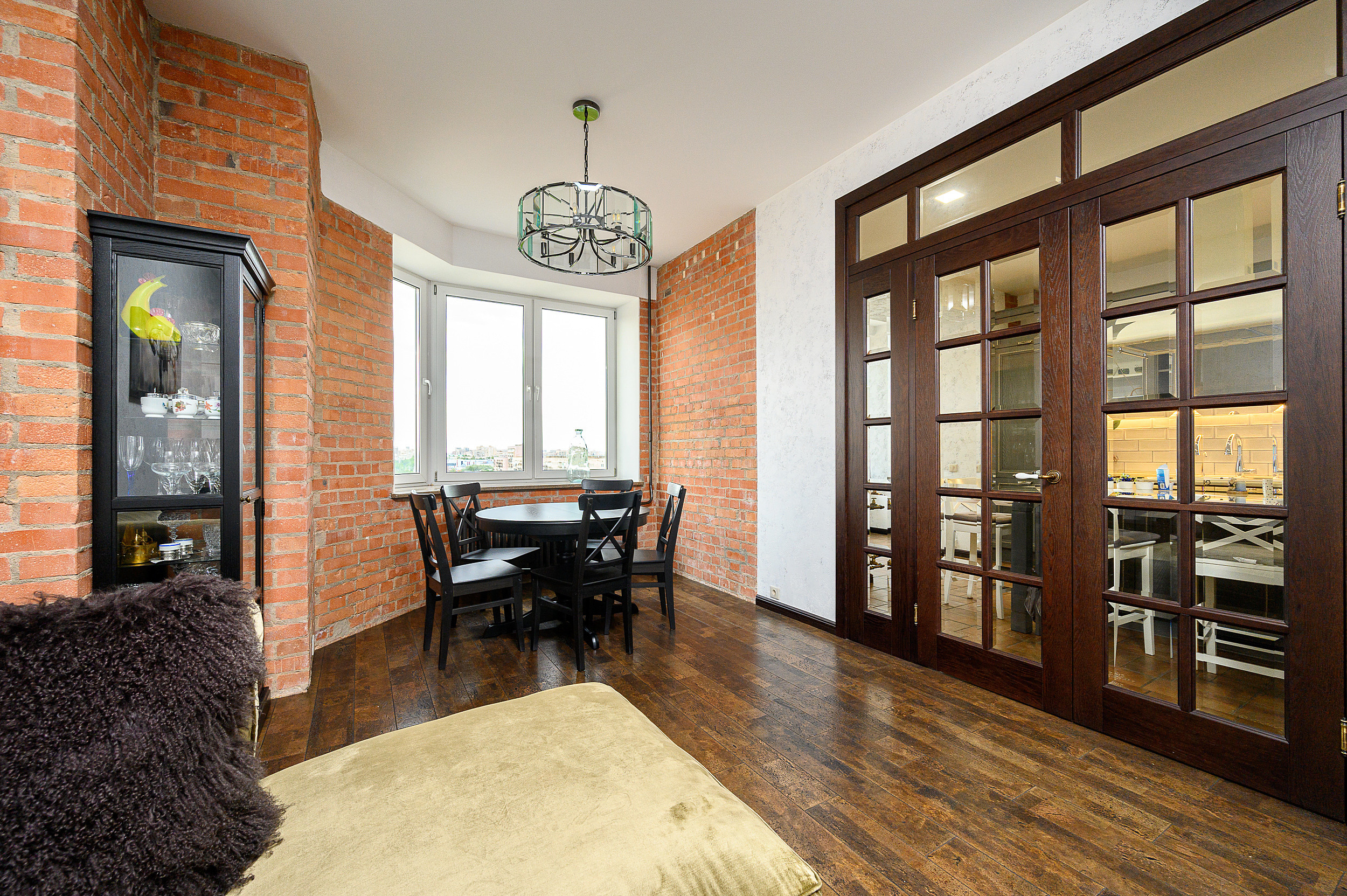 Квартира Санкт-Петербурге. Интерьерный фотограф. Фото- видеосъемка недвижимости Санкт-Петербург