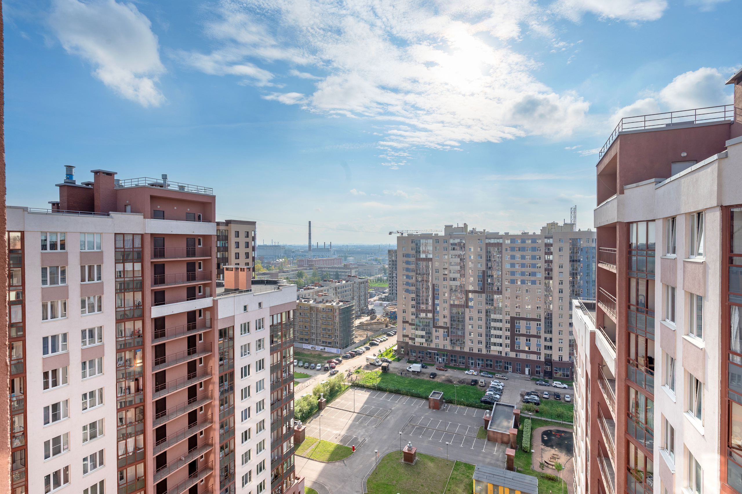 Светлая студия на продажу. Интерьерный фотограф. Фото- видеосъемка недвижимости Санкт-Петербург