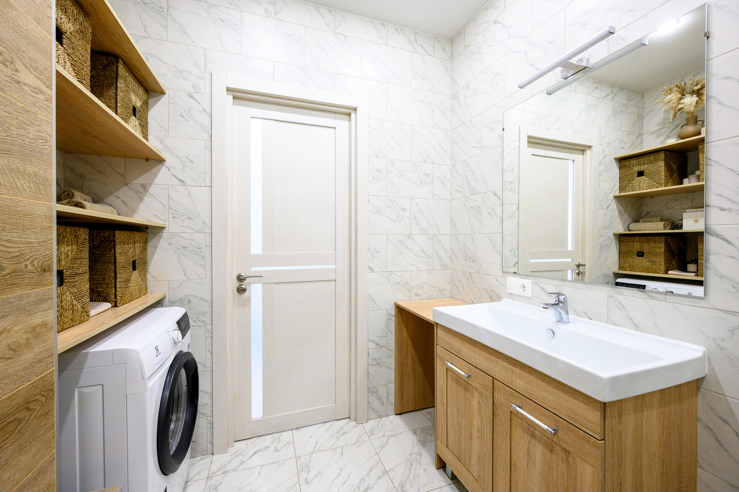 Светлая студия на продажу. Интерьерный фотограф. Фото- видеосъемка недвижимости Санкт-Петербург