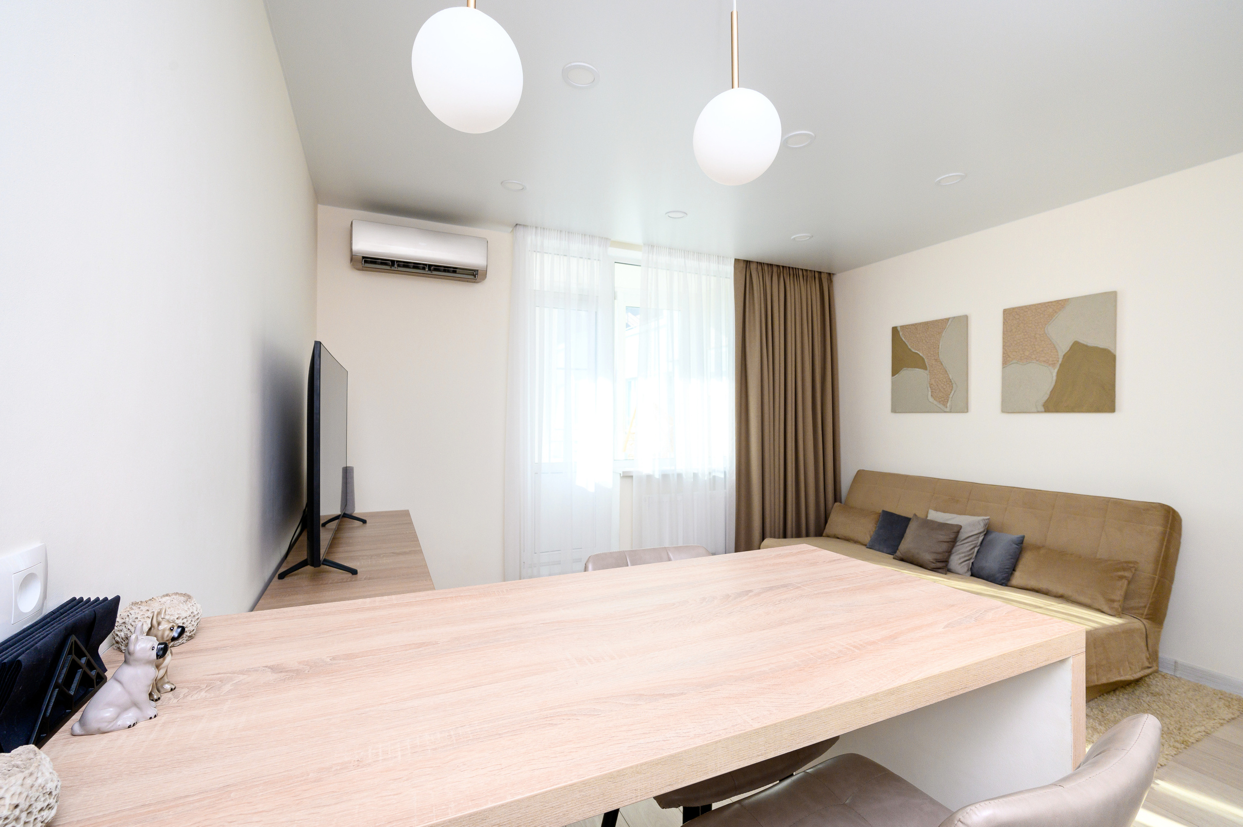 Светлая студия на продажу. Интерьерный фотограф. Фото- видеосъемка недвижимости Санкт-Петербург