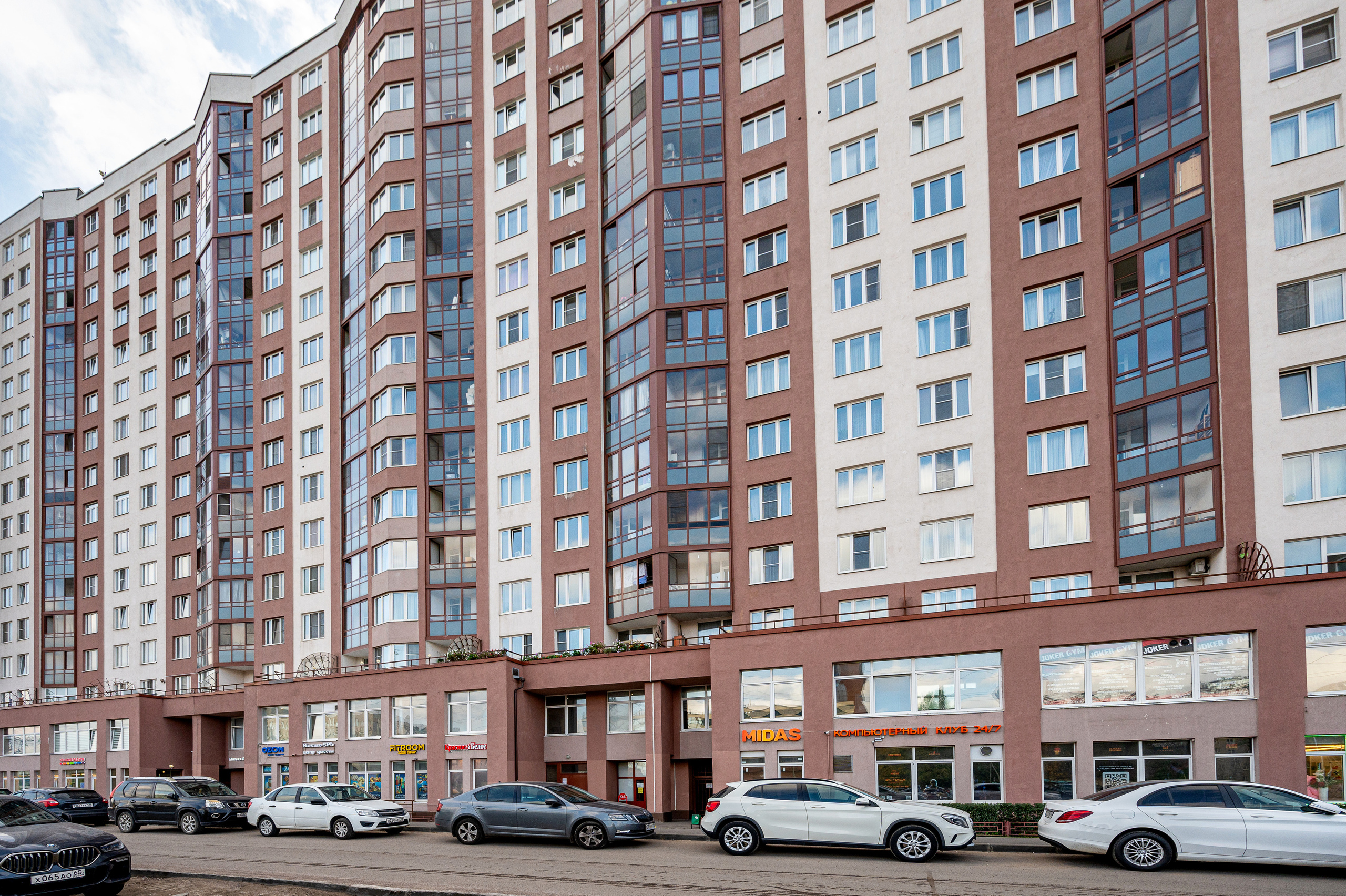 Светлая студия на продажу. Интерьерный фотограф. Фото- видеосъемка недвижимости Санкт-Петербург