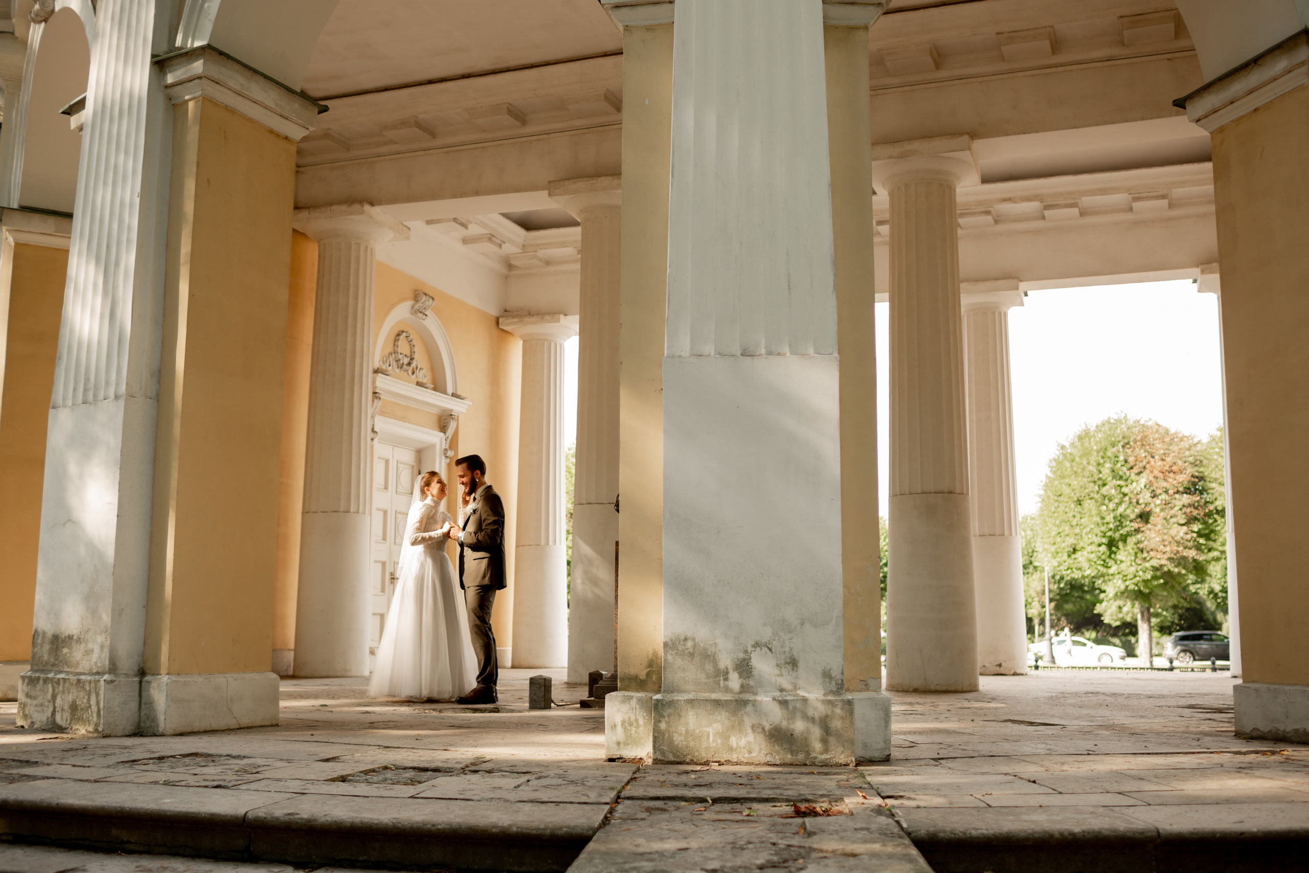 Свадебная фотопрогулка в Петербурге. Свадебный фотограф Кирилл Белый