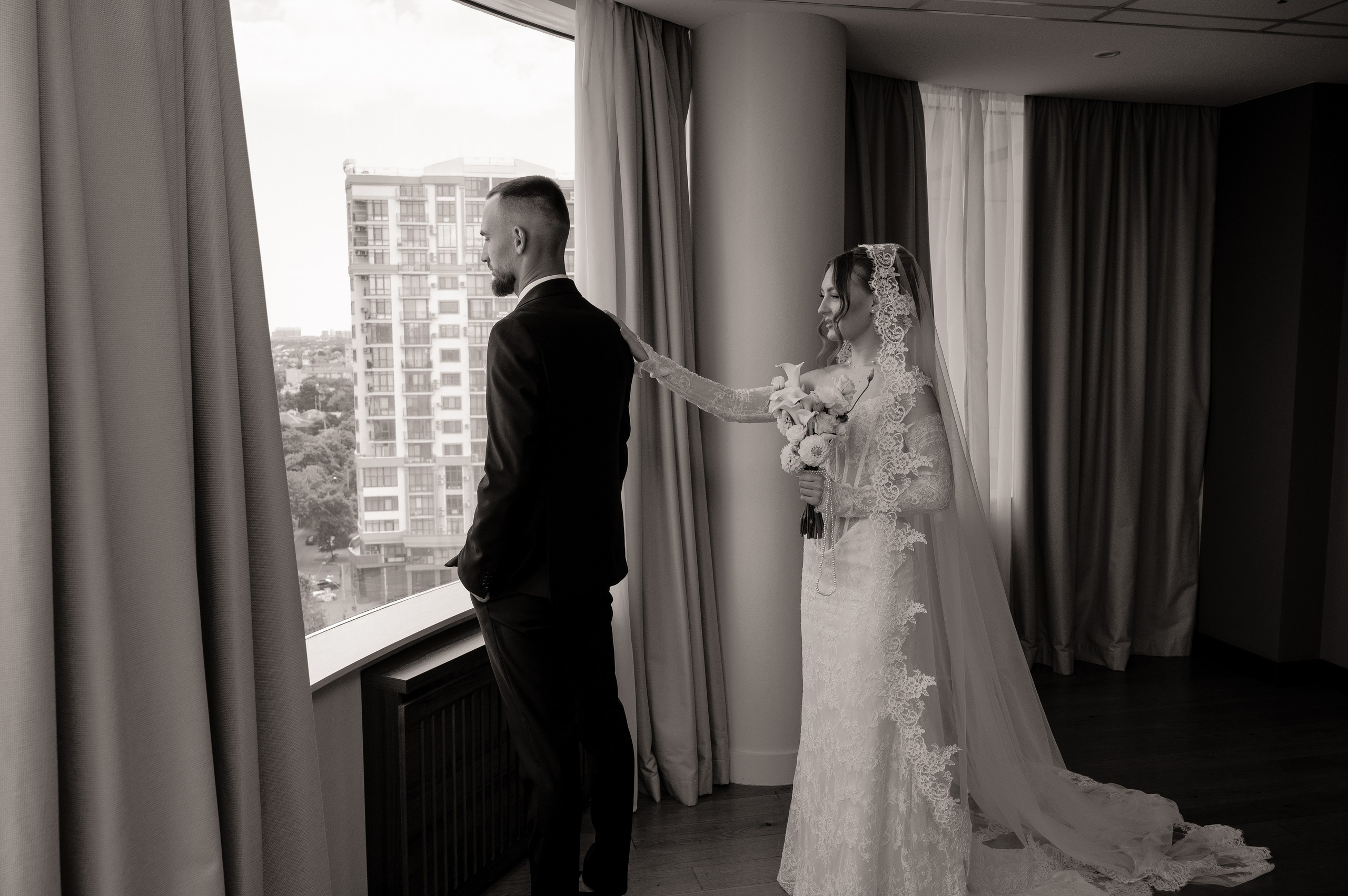 Свадьба (утро в отеле). Свадебный и семейный фотограф в Краснодаре Алина Мельник