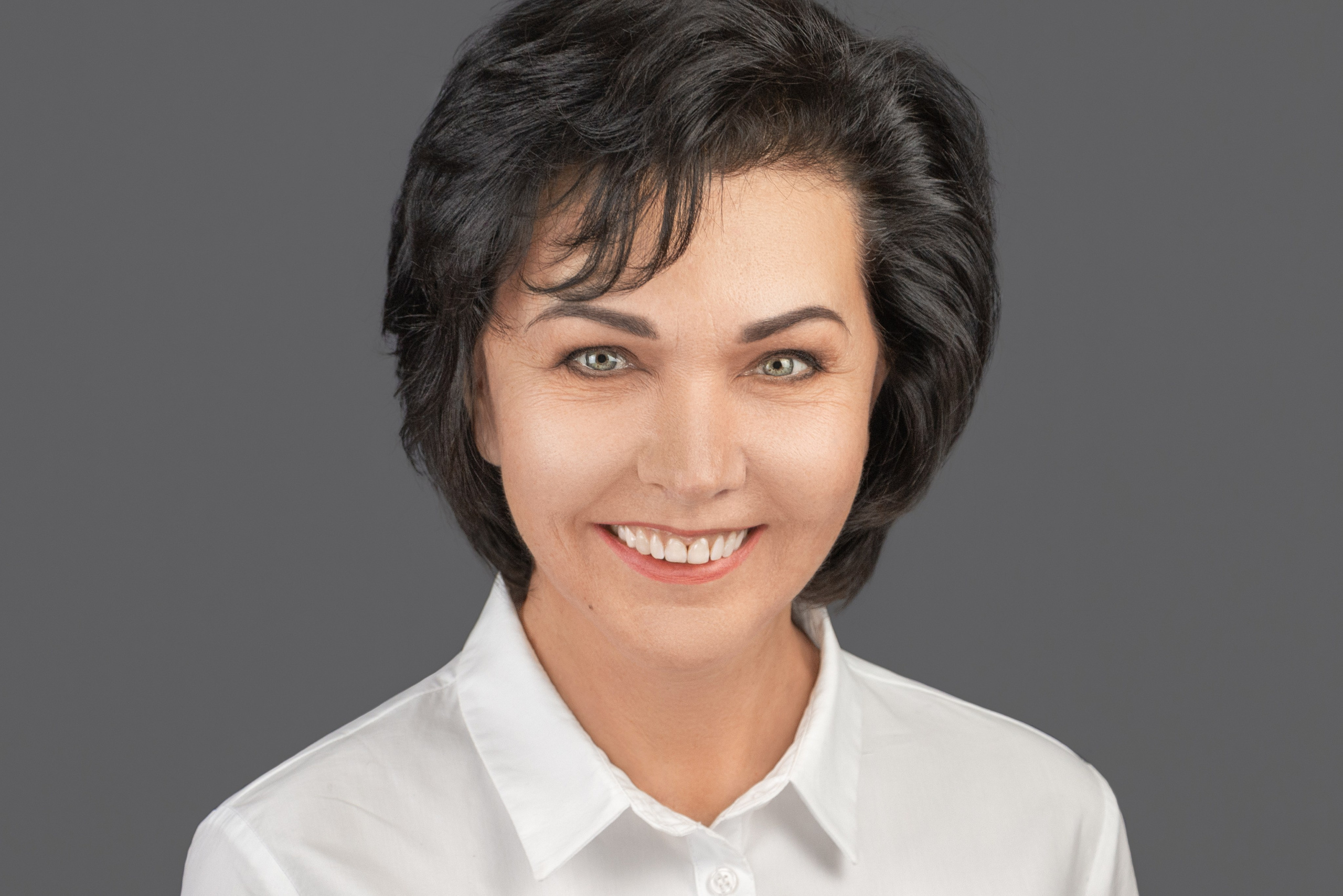 Ассоциированный фотограф. Бизнес-портрет | Хедшот-фотограф | Студия делового портрета в Москве