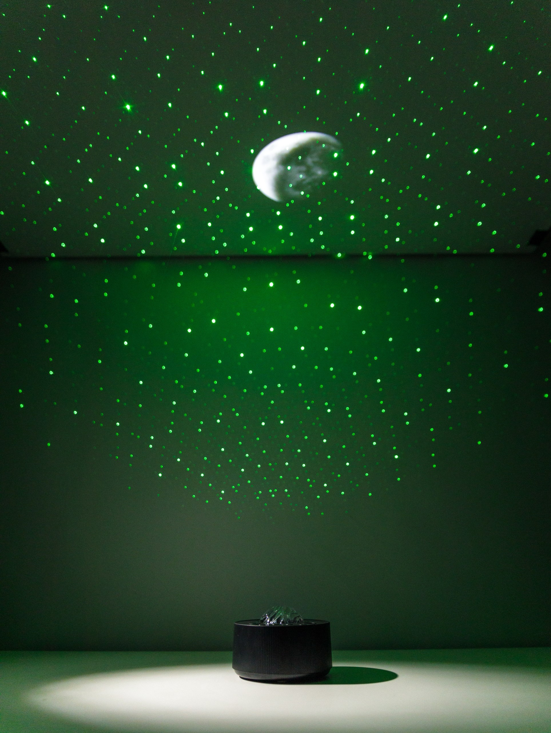 Ночник проектор ночного неба. Студия коммерческой съемки ХВОЯ