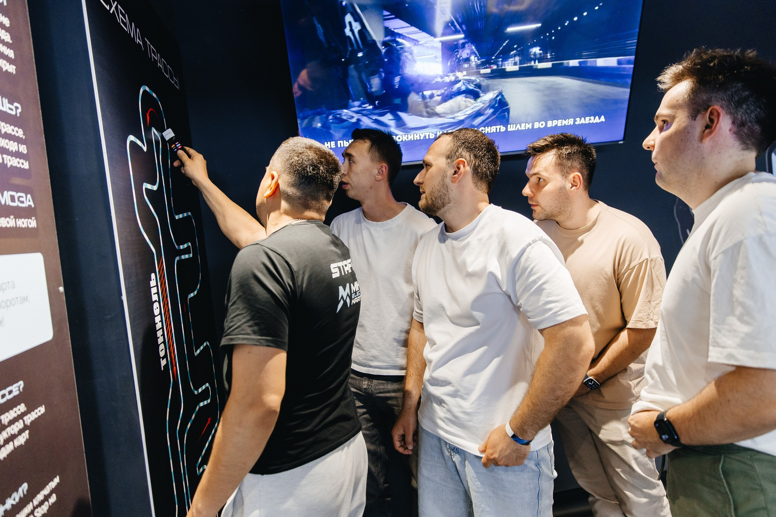 VK | «АВТО СООБЩЕСТВА | ГАРАЖНЫЙ ЭКЗАМЕН OFFLINE». Five Media — репортажный фотограф Москва | Мск