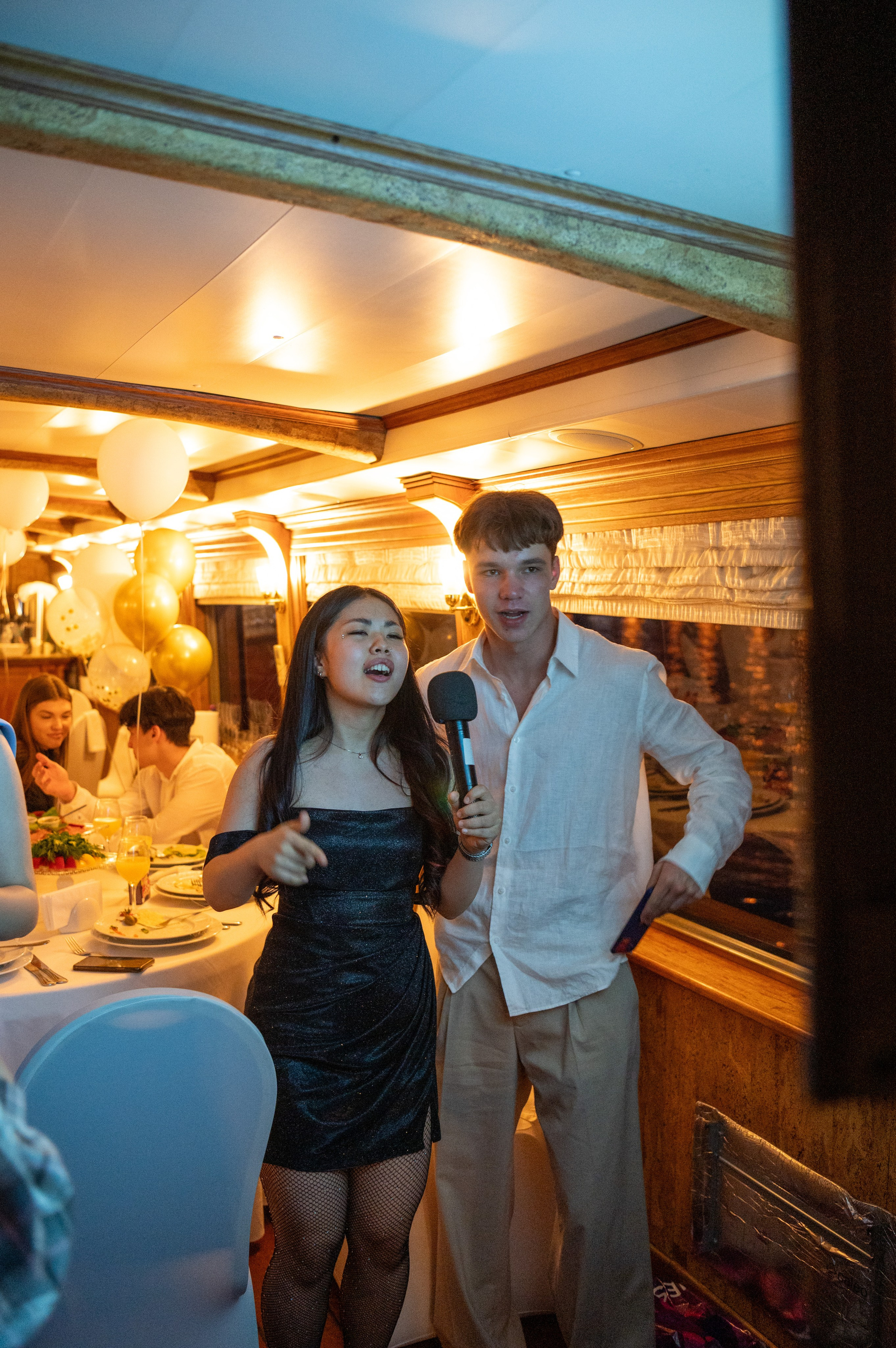 Выпускной вечер 11 класс на теплоходе. Детский и семейный фотограф г. Москва Оксана Катаджи