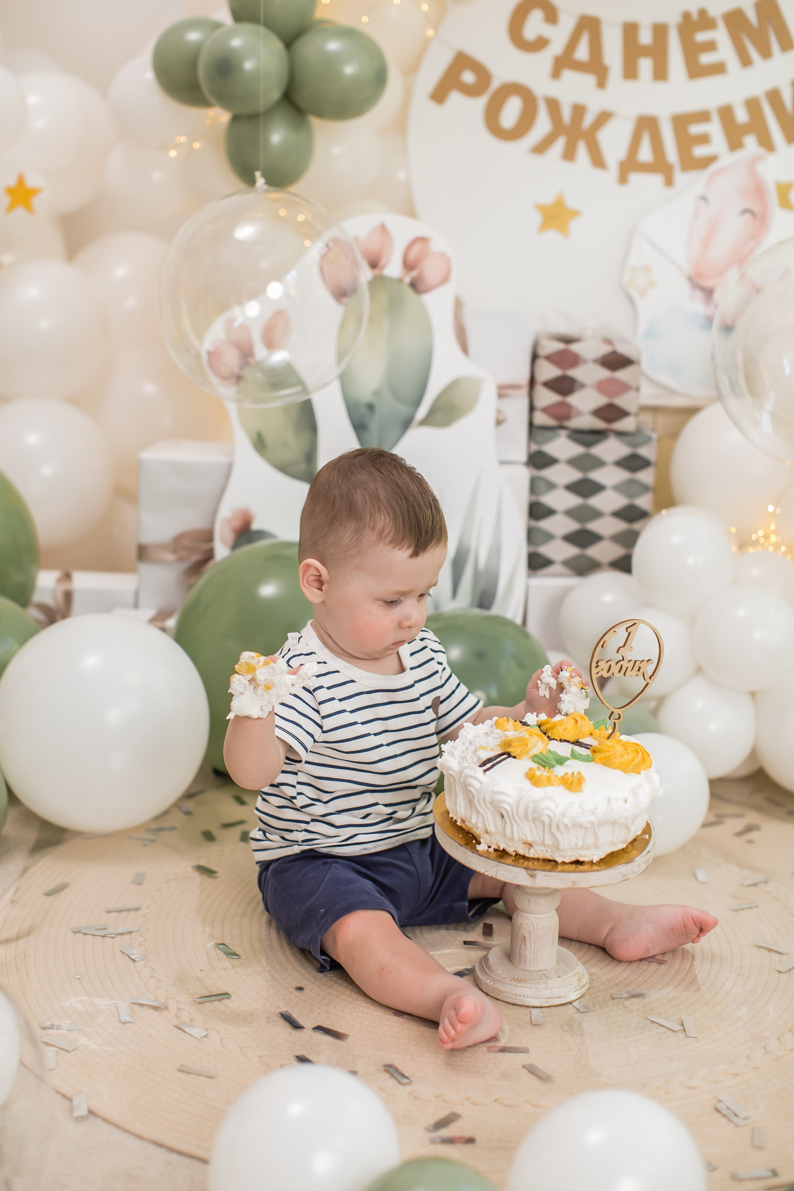 Оформление от 1 года до 4 лет. (Цвет шаров на выбор). Детский семейный фотограф на первый годик город Новосибирск Дымова Светлана пакеты всё включено 1-3 года