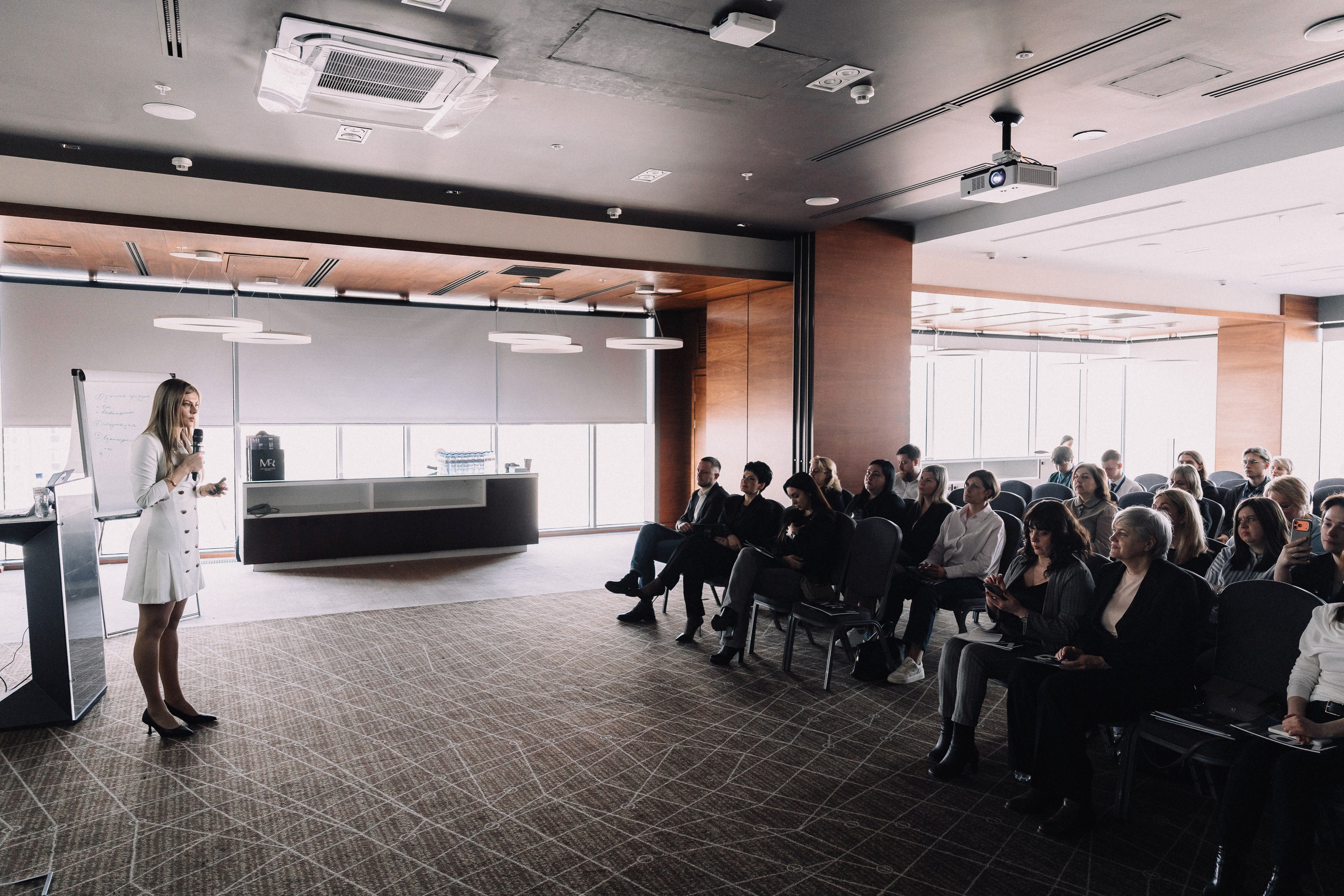 Застройщики Москвы MR (МАРРИОТ). Свадебный и репортажный фотограф в Воронеже Роман Янко