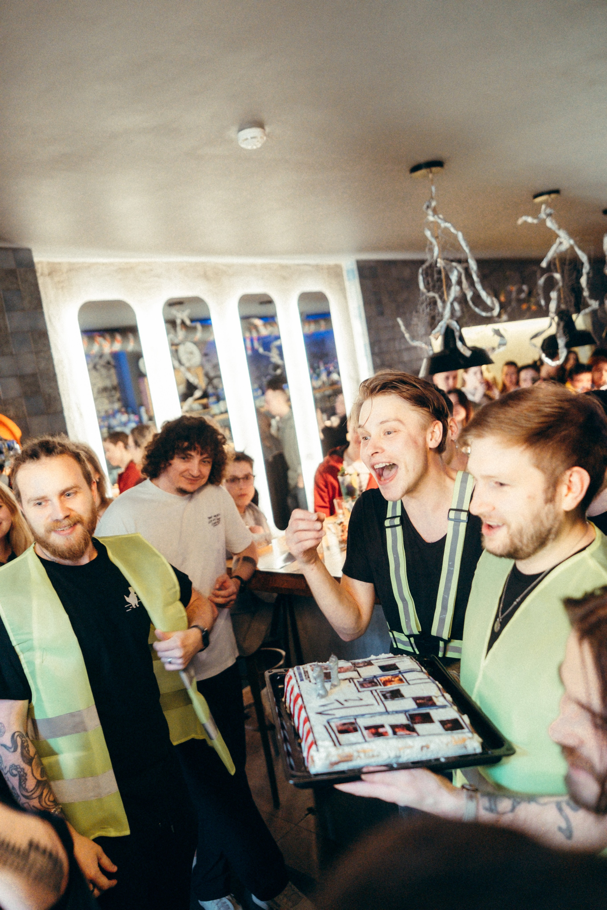 11 лет бару Полторы Комнаты