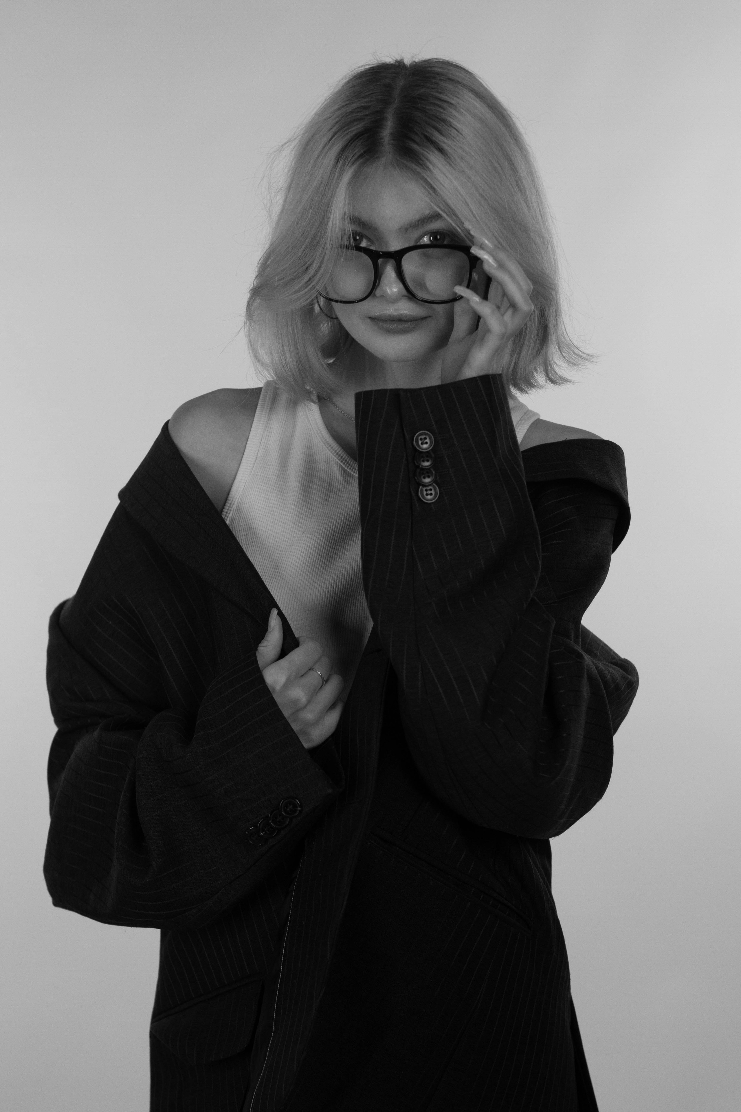 Лина фотостудия чб. Креативный фотограф Нижний Новгород Никита Корольков