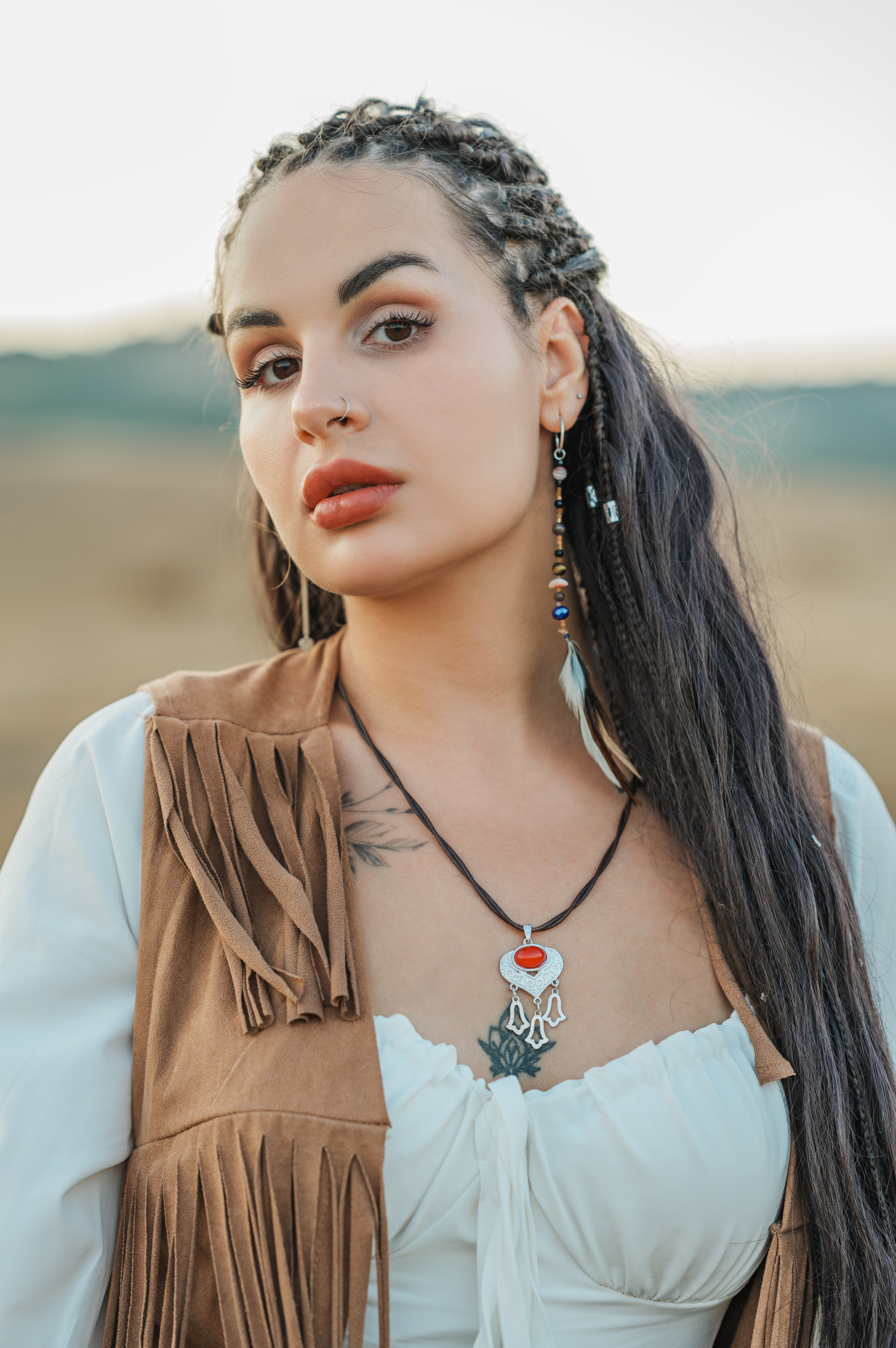 Фотосессия в стиле кантри на закате в стогах сена. Идеи для фотосессии в Крыму. Фотограф в Симферополе и по Крыму Ольга Топоривская. Лучшие места для фотосессий в Крыму.