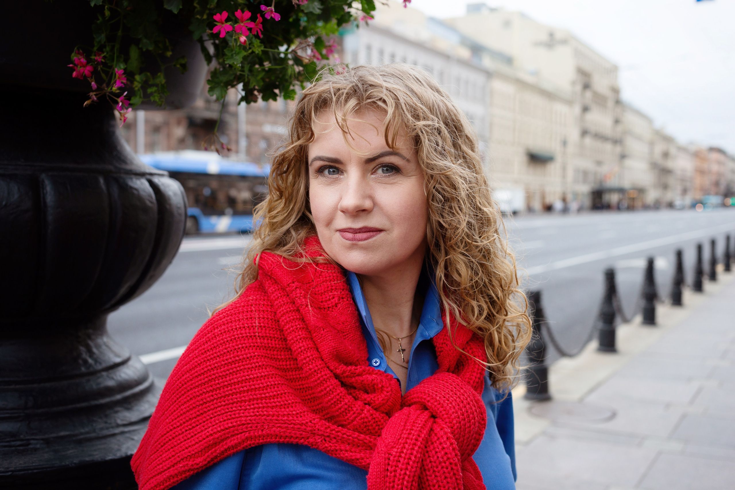 Фотосессия в СПб и книжном магазине Подписные издания. Портретные фотосессии, контент-съемки, репортаж