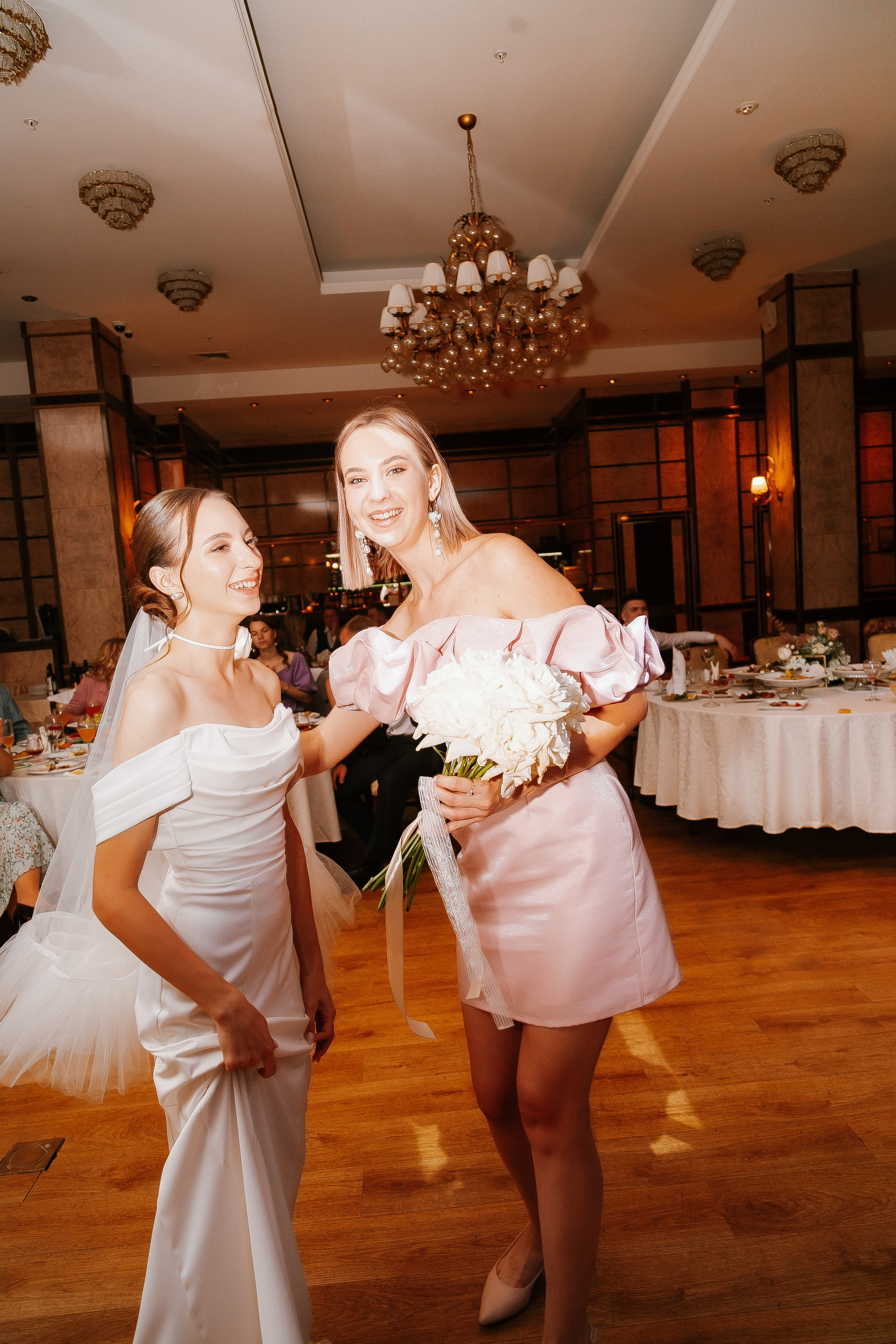 Свадебная осенняя фотосессия Ивана и Лидии в городе. Свадебный и репортажный фотограф в Ярославле и Санкт-Петербурге Роман Микрюков