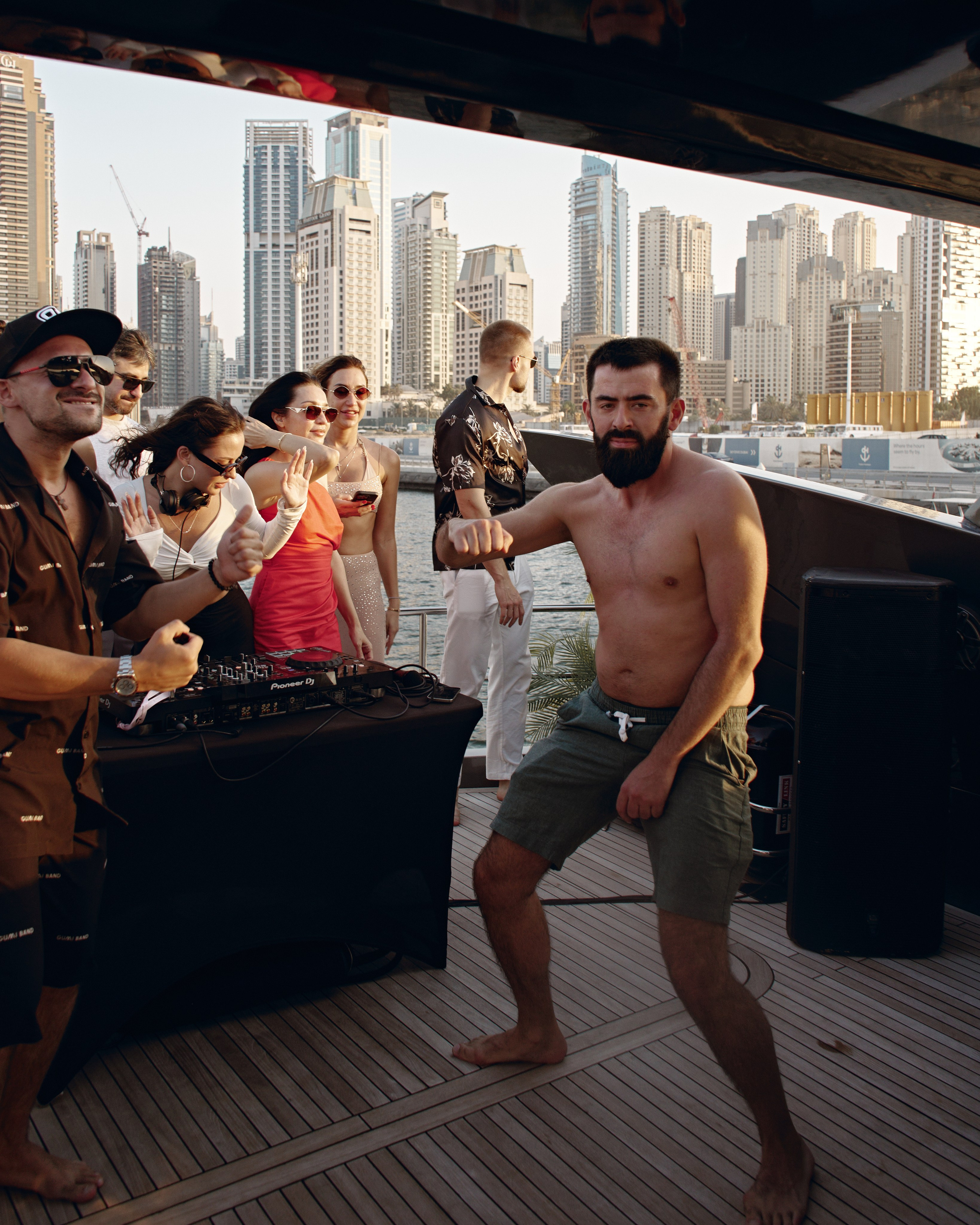 PAVEL DEREVYANKO. NOIZOMAX Художественный фотограф в Дубай