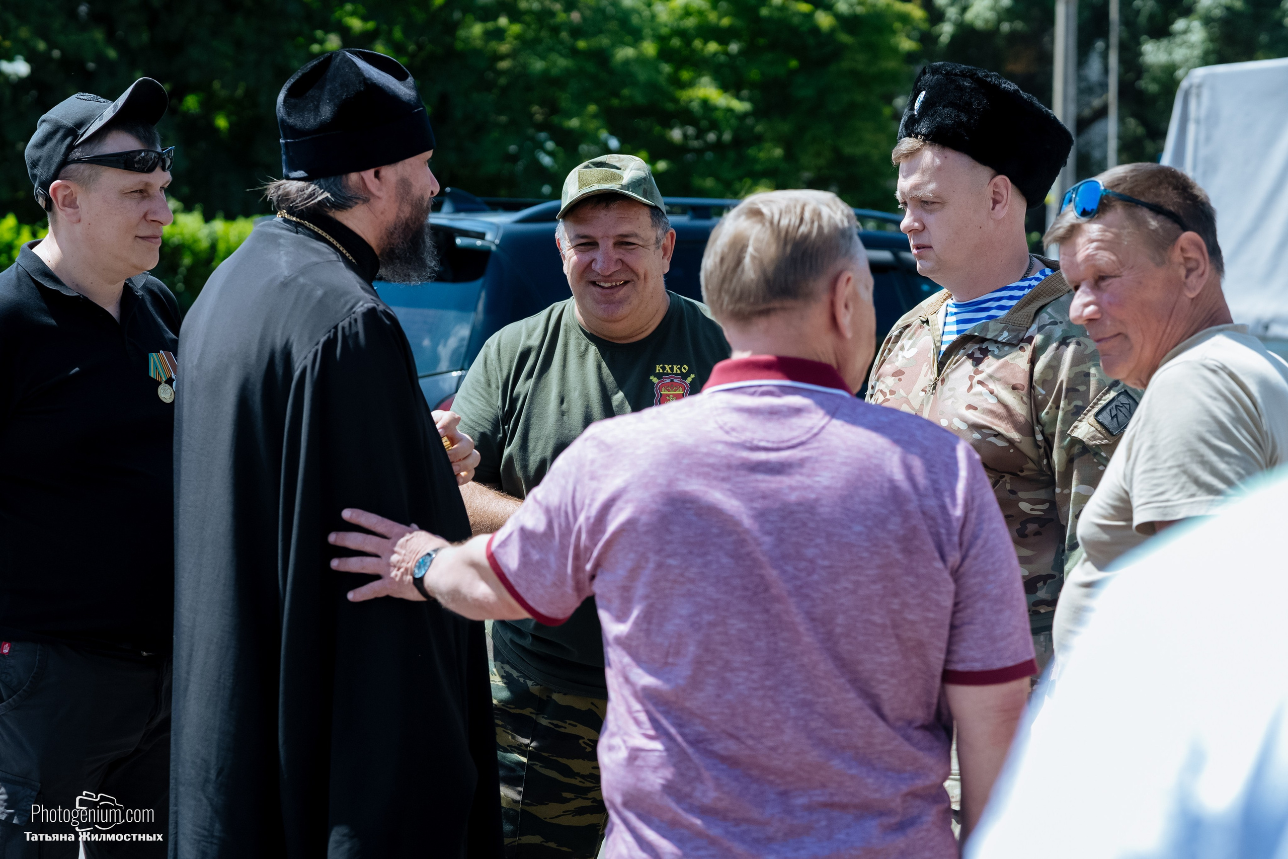 8 июня «Патриоты из Курска» сбор гуманитарной помощи у кинотеатра «Родина». Фотограф Нижний Новгород Татьяна Кейод