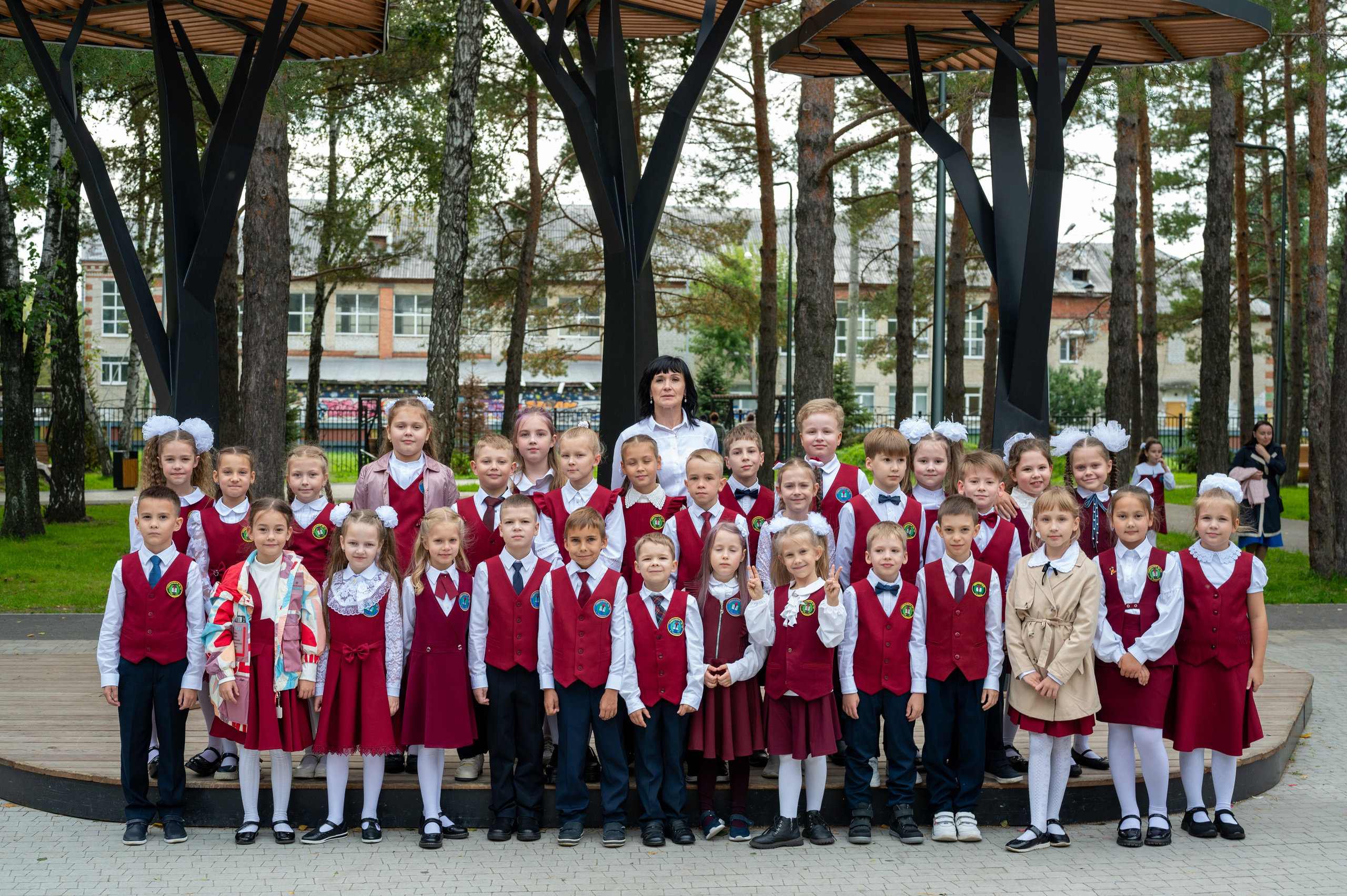 1 сентября 16 гимназия 2 класс (линейка + в классе+ на улице). Фотограф новорожденных, семейный детский в Тюмени Татьяна Морозова