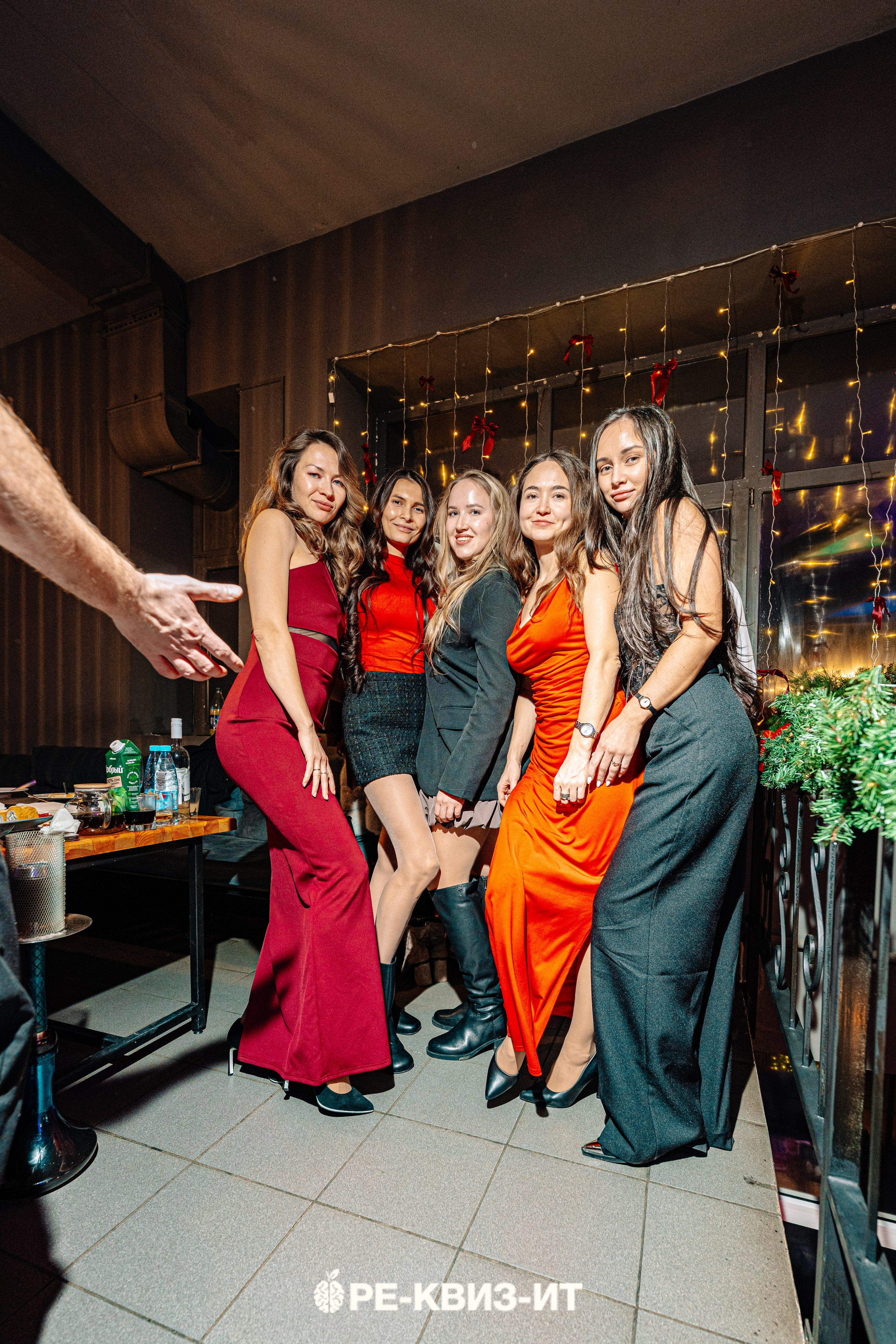 Реквизит — квиз в Зеленодольске и Волжске ZR cafe. Свадебный фотограф в Казани, и Зеленодольске Радик Мухаметов