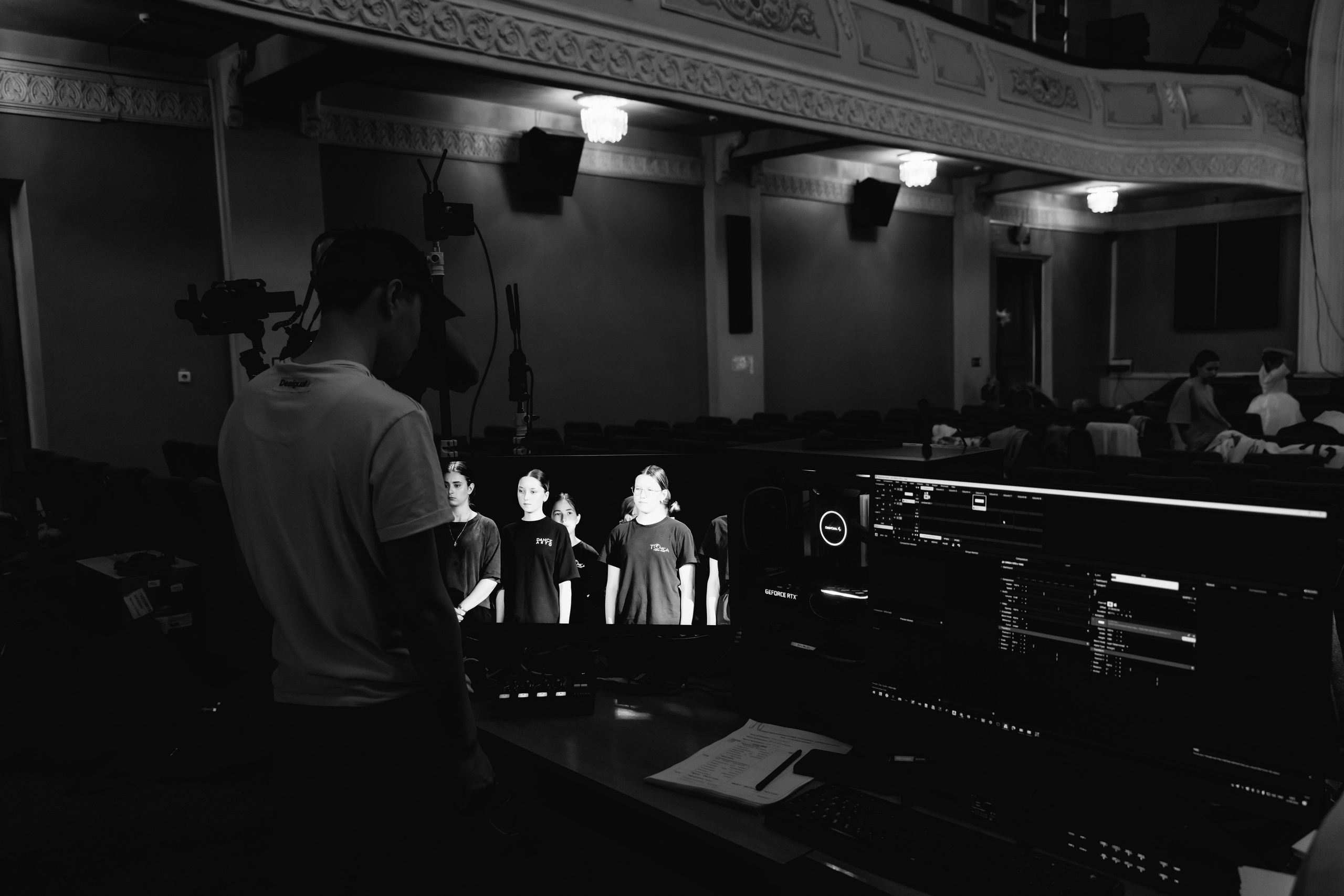 Backstage. Занимаюсь профессиональной фотографией и живу рядом с Байкалом. Работаю в разных жанрах