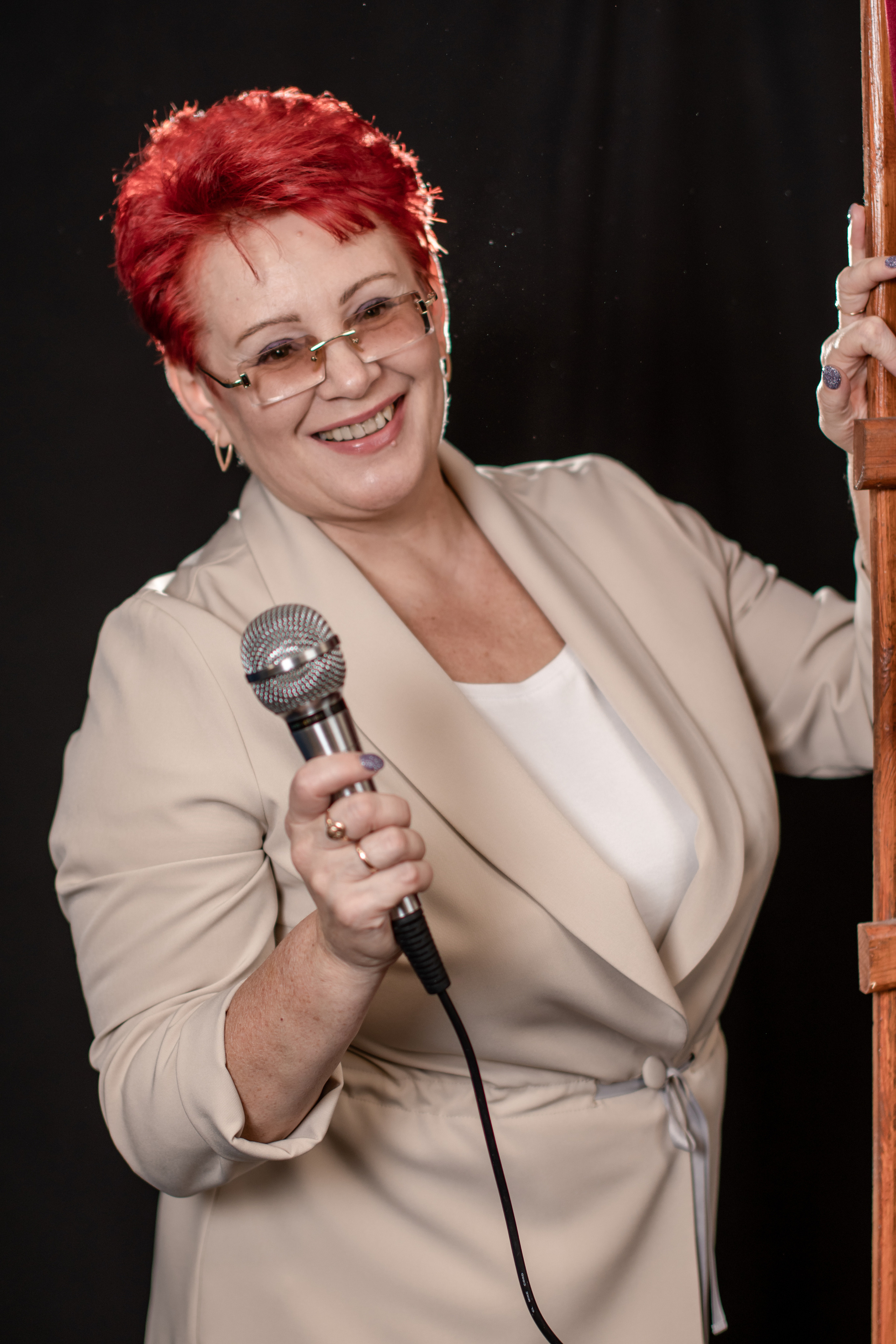 Ведущая праздников Инна. Фотограф в Сузуне — Зоя Попова (Собственная фотостудия)