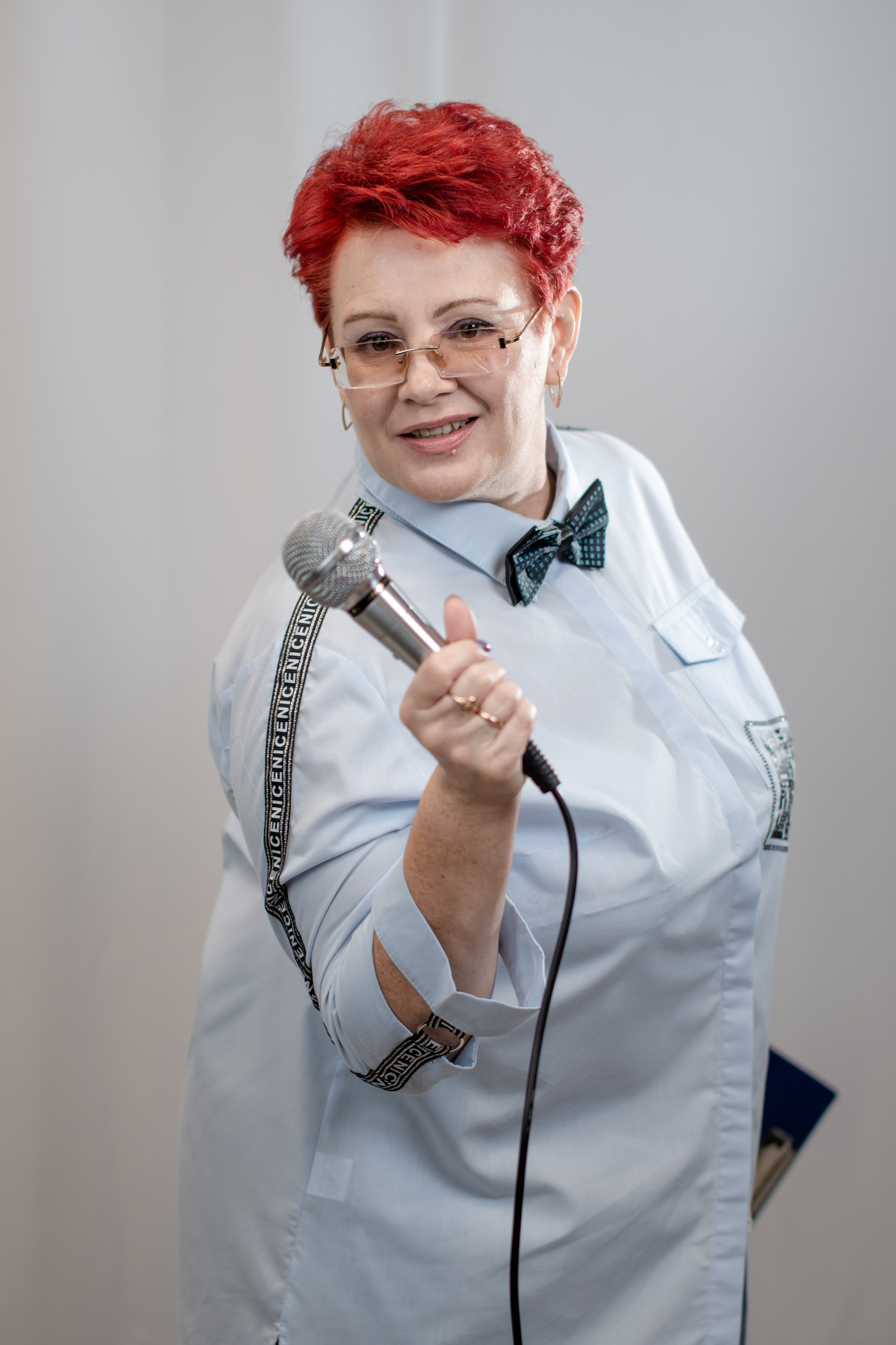 Ведущая праздников Инна. Фотограф в Сузуне — Зоя Попова (Собственная фотостудия)