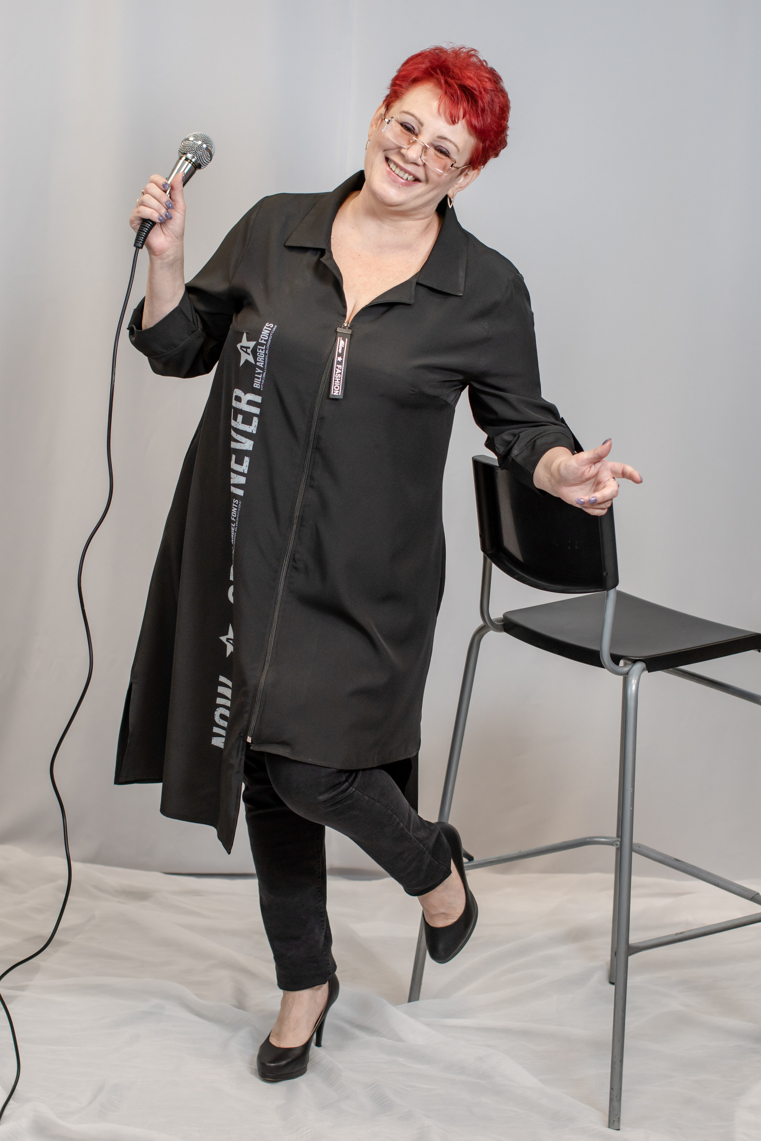 Ведущая праздников Инна. Фотограф в Сузуне — Зоя Попова (Собственная фотостудия)