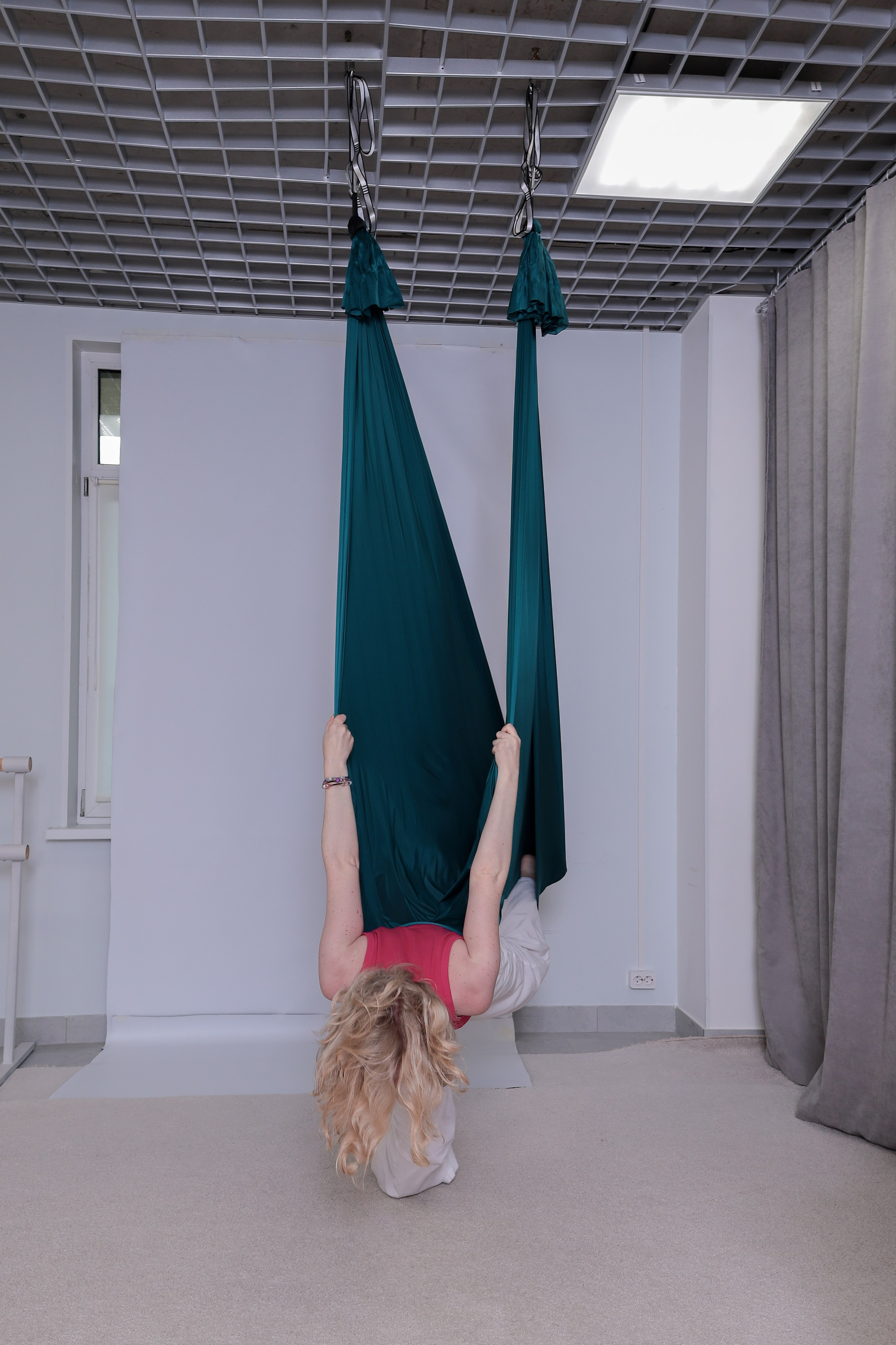 Детская аэройога. Фотограф Надршина Лилия