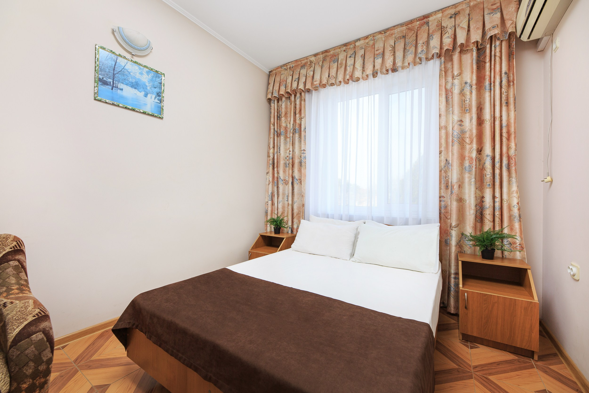 Фотосъёмка номеров с дополнительным освещением. Профессиональная фотосъёмка интерьеров, предметная фотосессия еды для меню г. Анапа