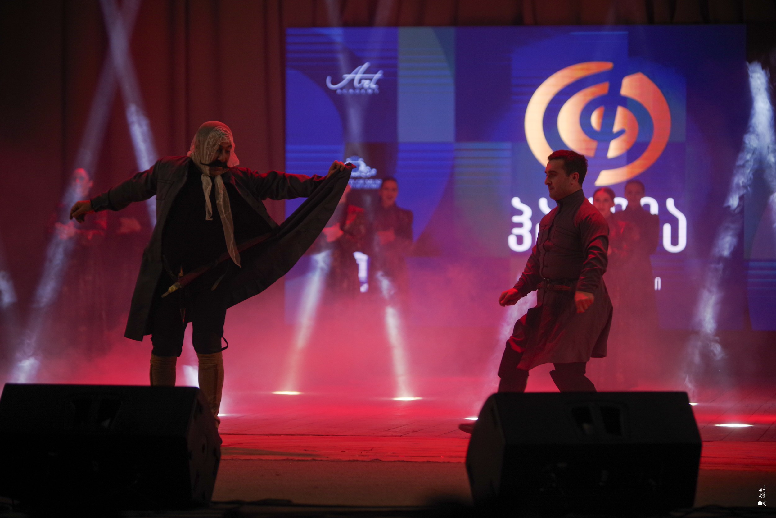 Танцы в Хоби. Портретный фотограф Денис Милютин