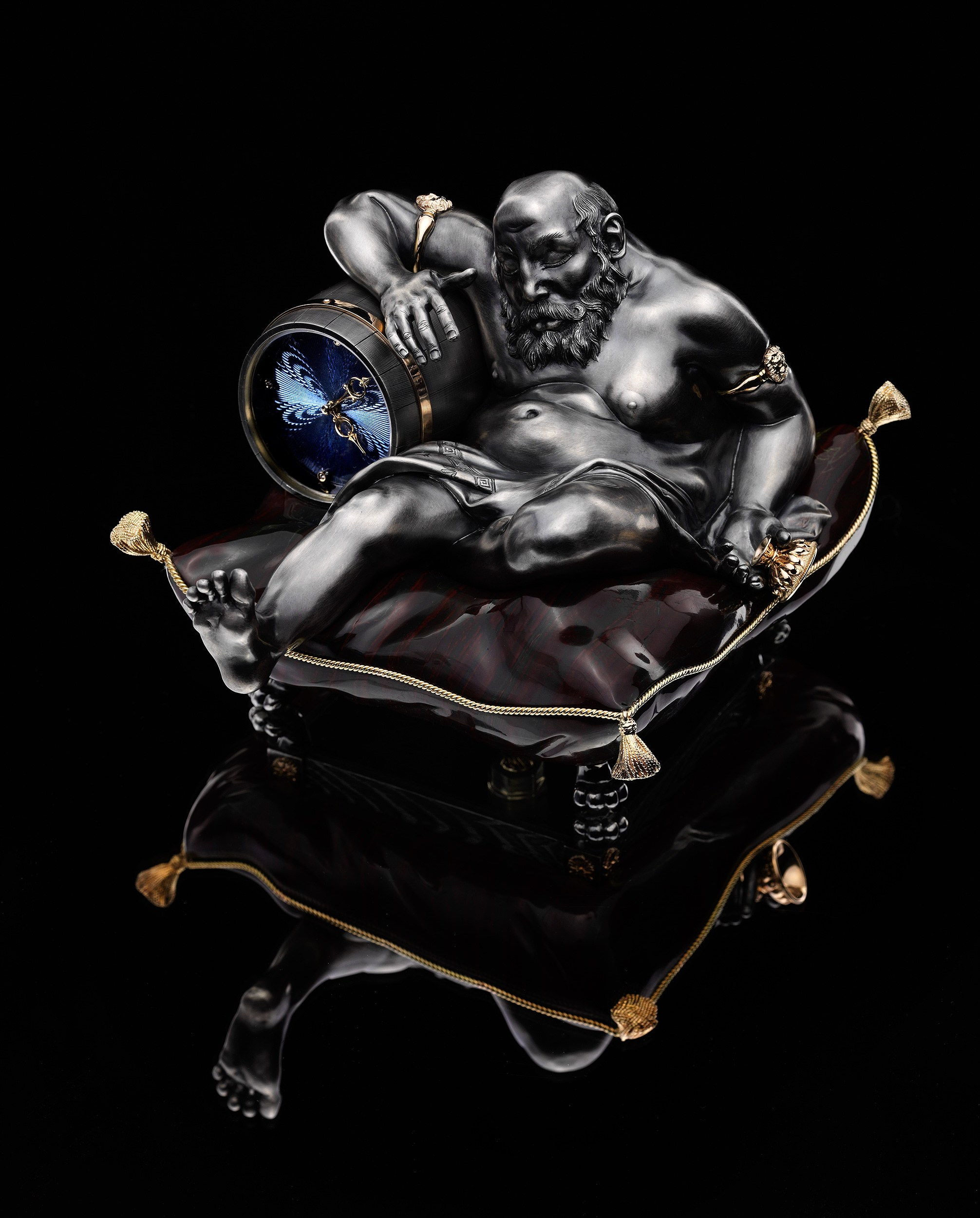 Камнерезные изделия. Предметная фотосъемка антиквариата, ювелирных украшений, камнерезных изделий, картин, предметов искусства и коллекционных предметов