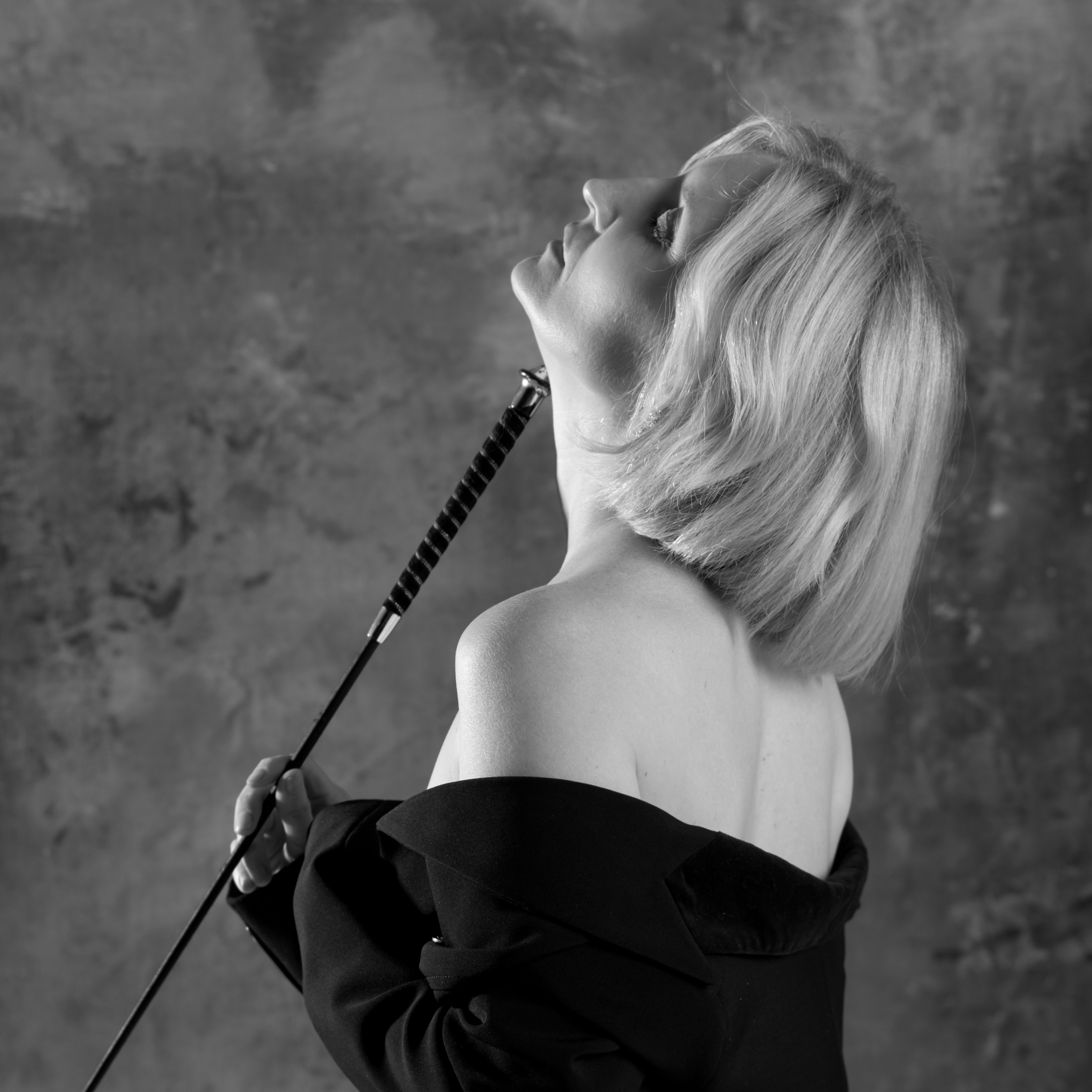 Женский портрет: sexy. Фотограф Марина Доглядная Челябинск фотосессии с лошадьми, мотоциклами