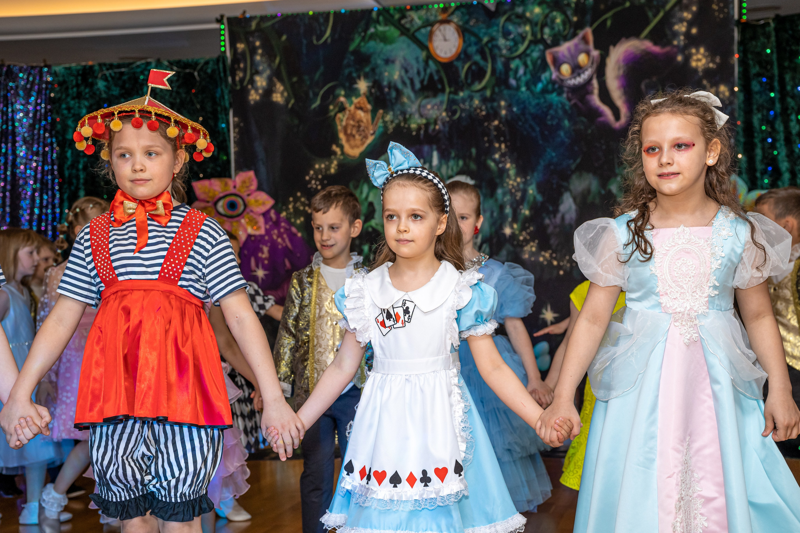 Фотосъемка детского выступления «Алиса в стране чудес». Ирина Носова - семейный и детский фотограф