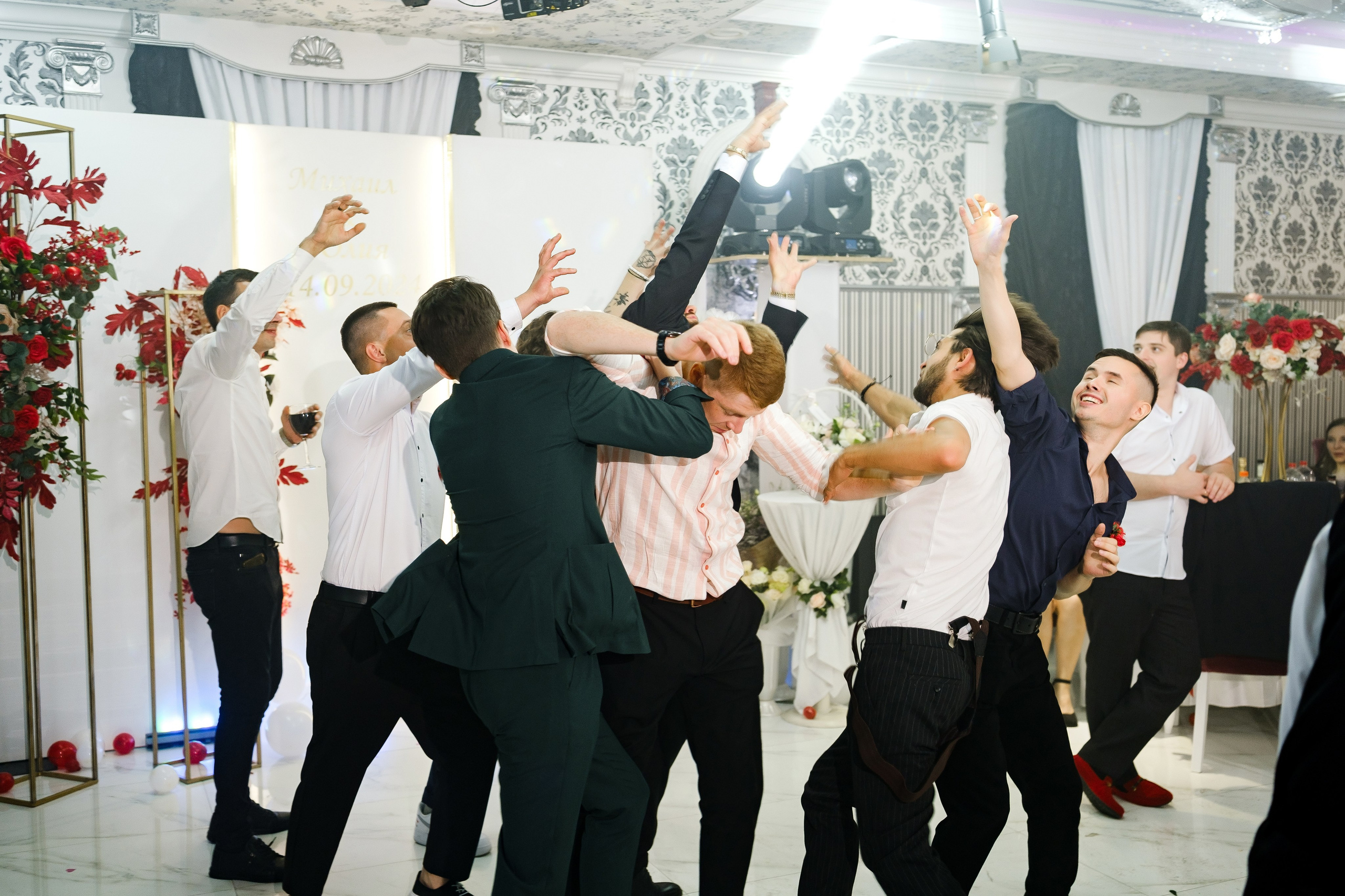 Михаил и Юлия. Свадебный фотограф | репортаж | праздники | крещение