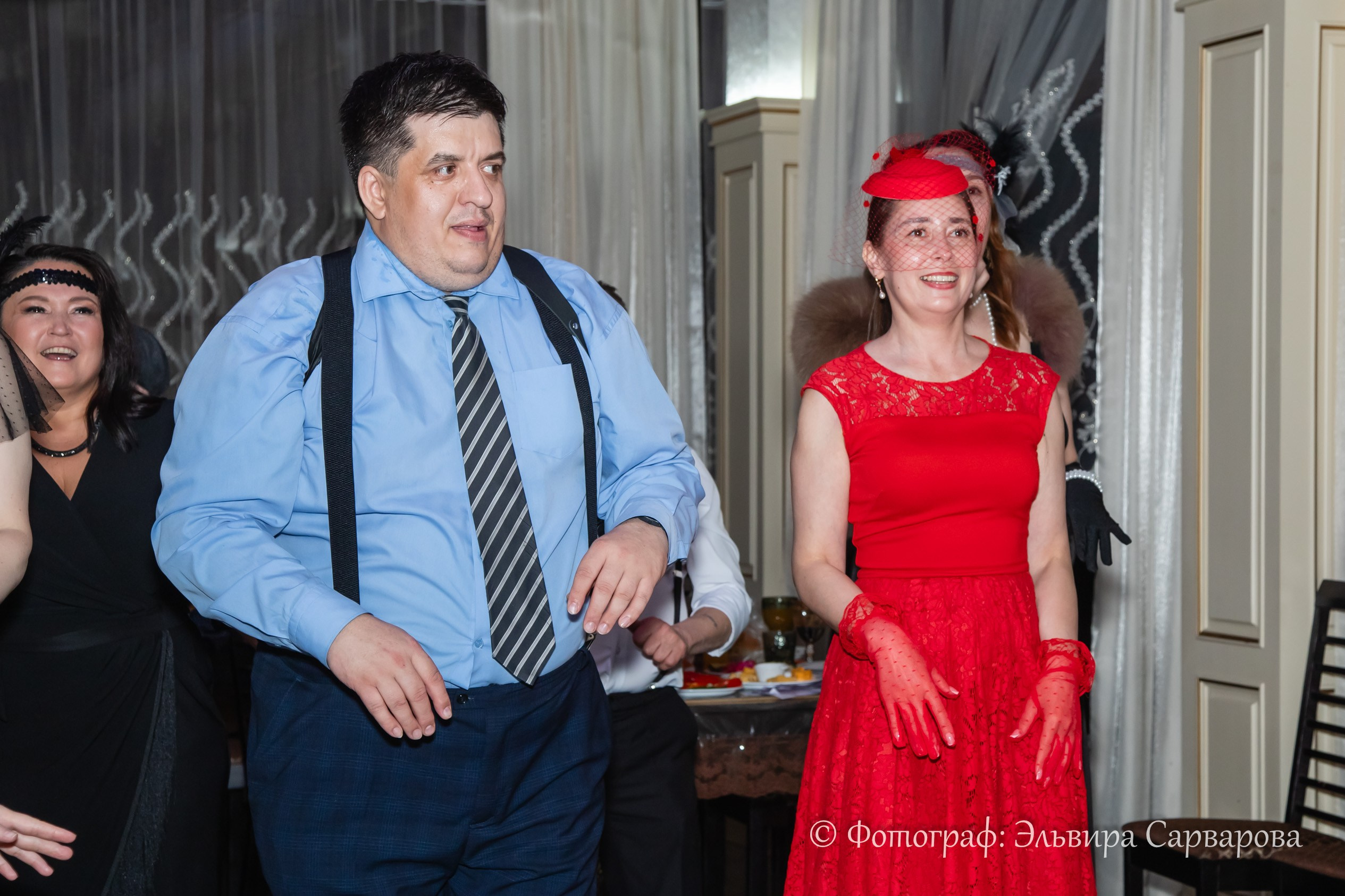 Гангстерская вечеринка в стиле 1920-х. Репортажный Фотограф